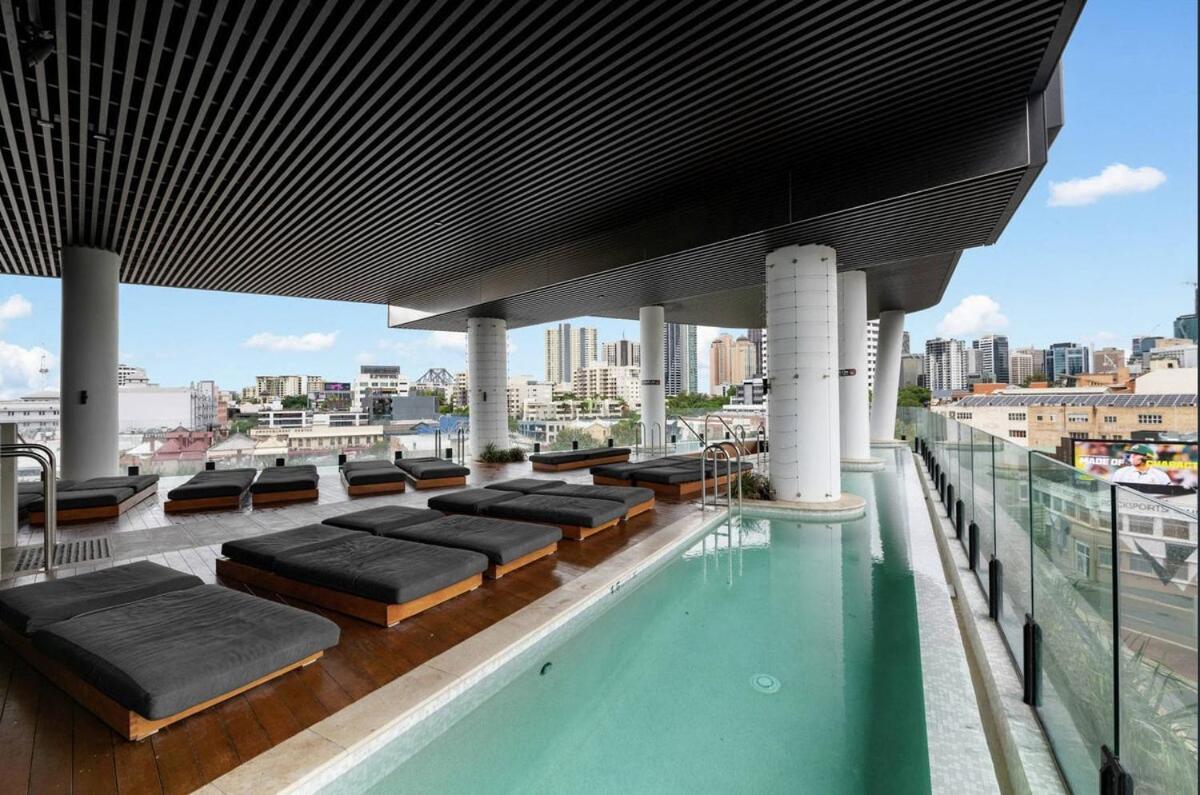 Luxury Skyview Location * Brisbane