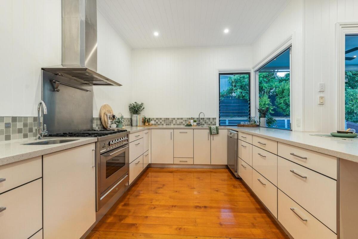 Casa de férias Luxury Queenslander Awaits! Sleeps 8, 3 Car Parks *