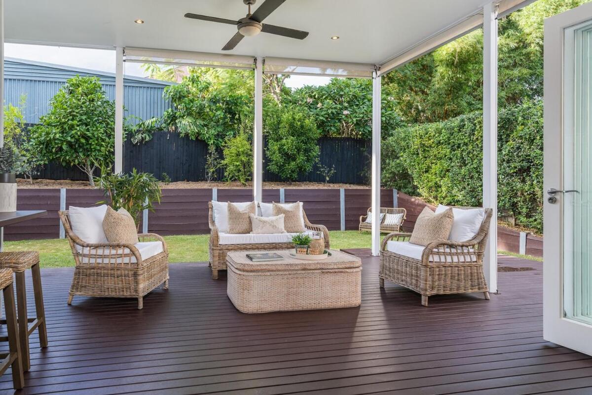 Luxury Queenslander Awaits! Sleeps 8, 3 Car Parks *