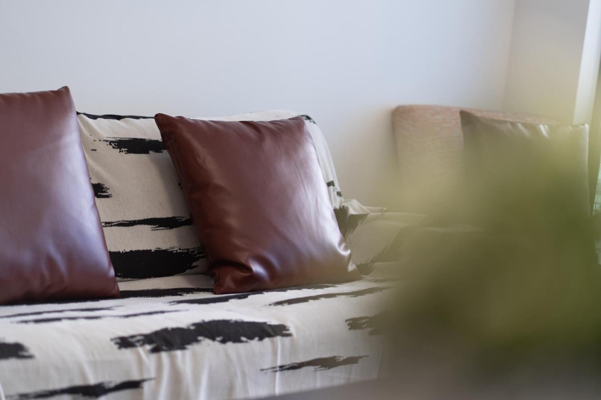 1bed 1bath With Story Bridge And River Views, Parking, And Private Balcony Apartment