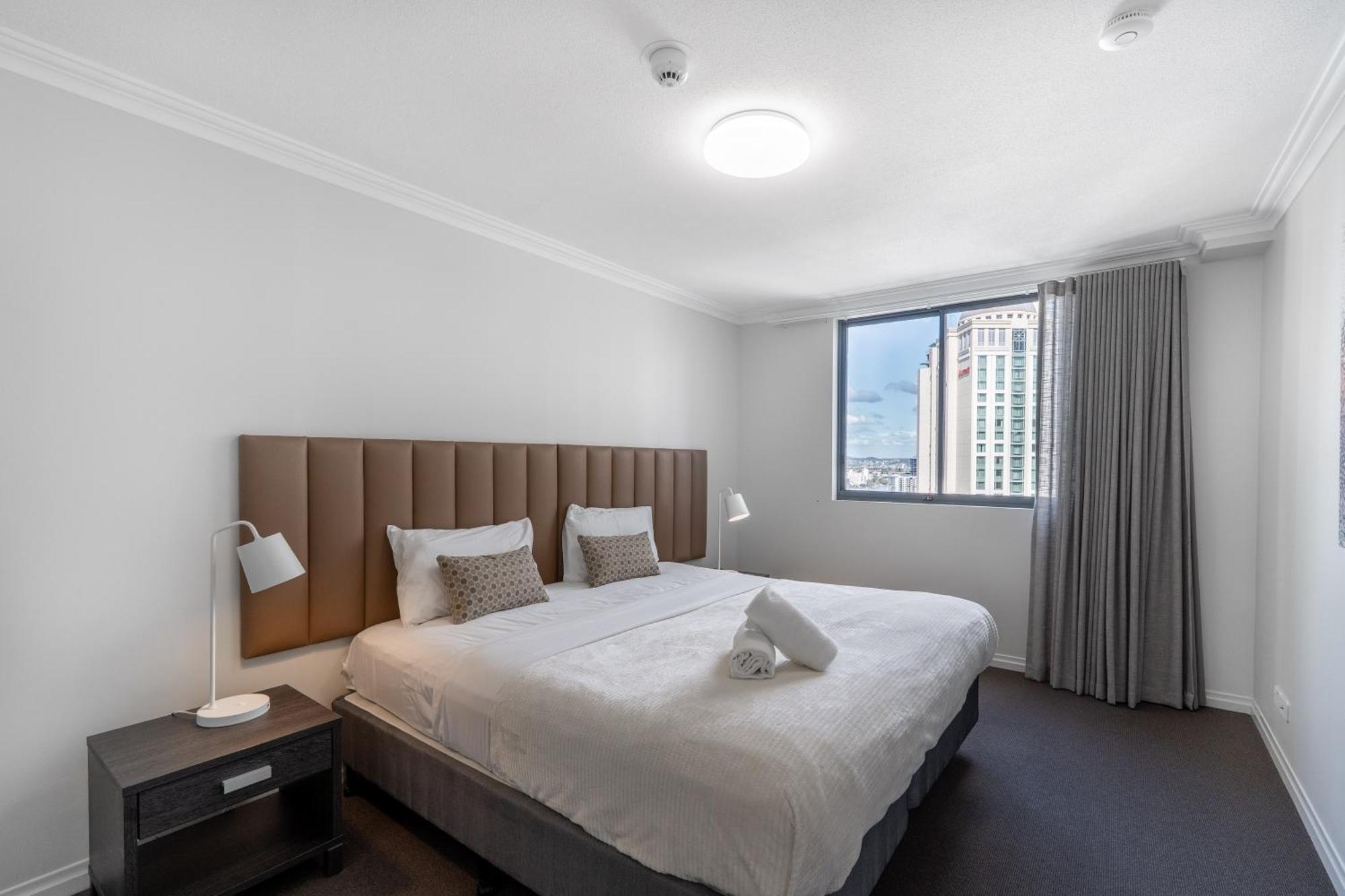 1bed 1bath With Story Bridge And River Views, Parking, And Private Balcony Apartment Brisbane