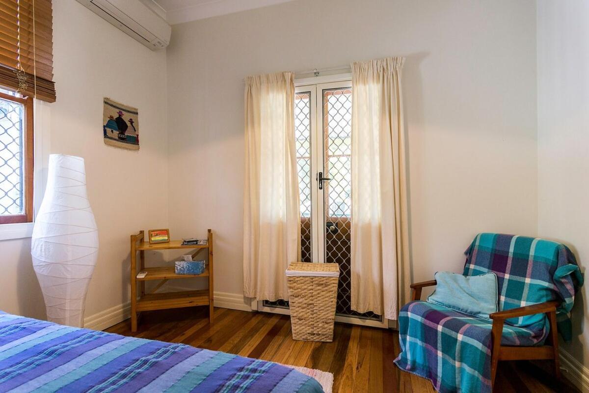 Bardon Oasis-whole House & Great Deck To Yourself Brisbane