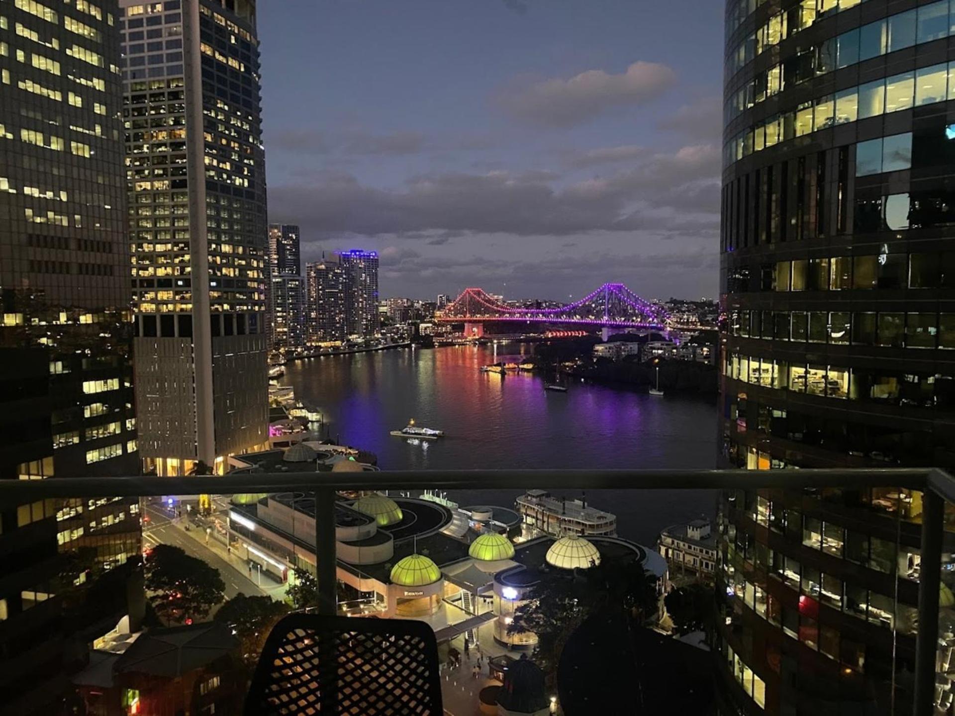 Luxury Cbd 2b2b Balcony Views Free Parking