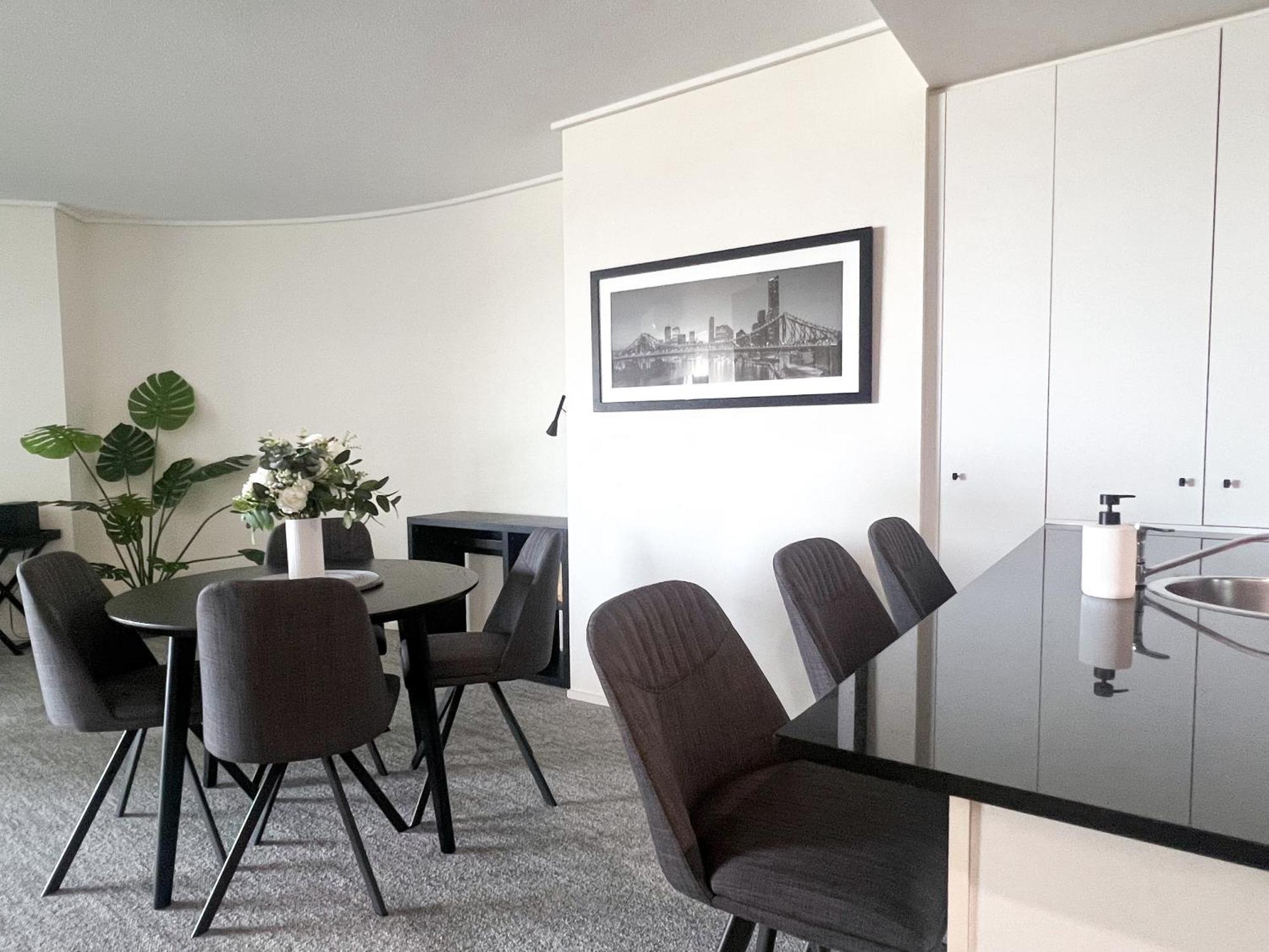 Luxury Cbd 2b2b Balcony Views Free Parking Apartamento