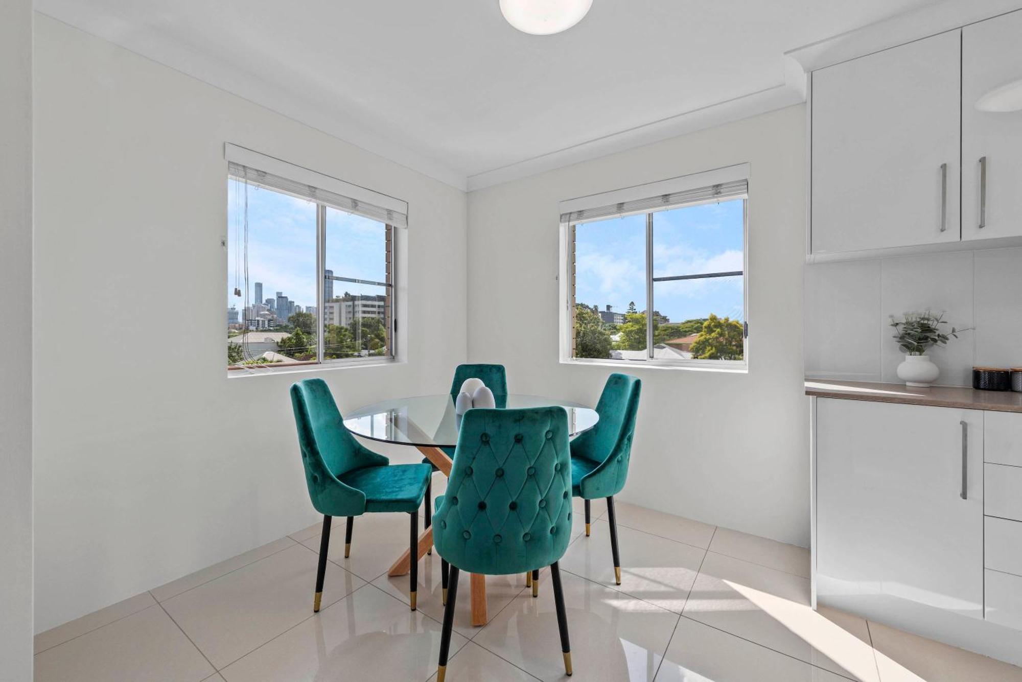 Quiet 3brm Near Gabba With Free Parking & Wifi Apartment *
