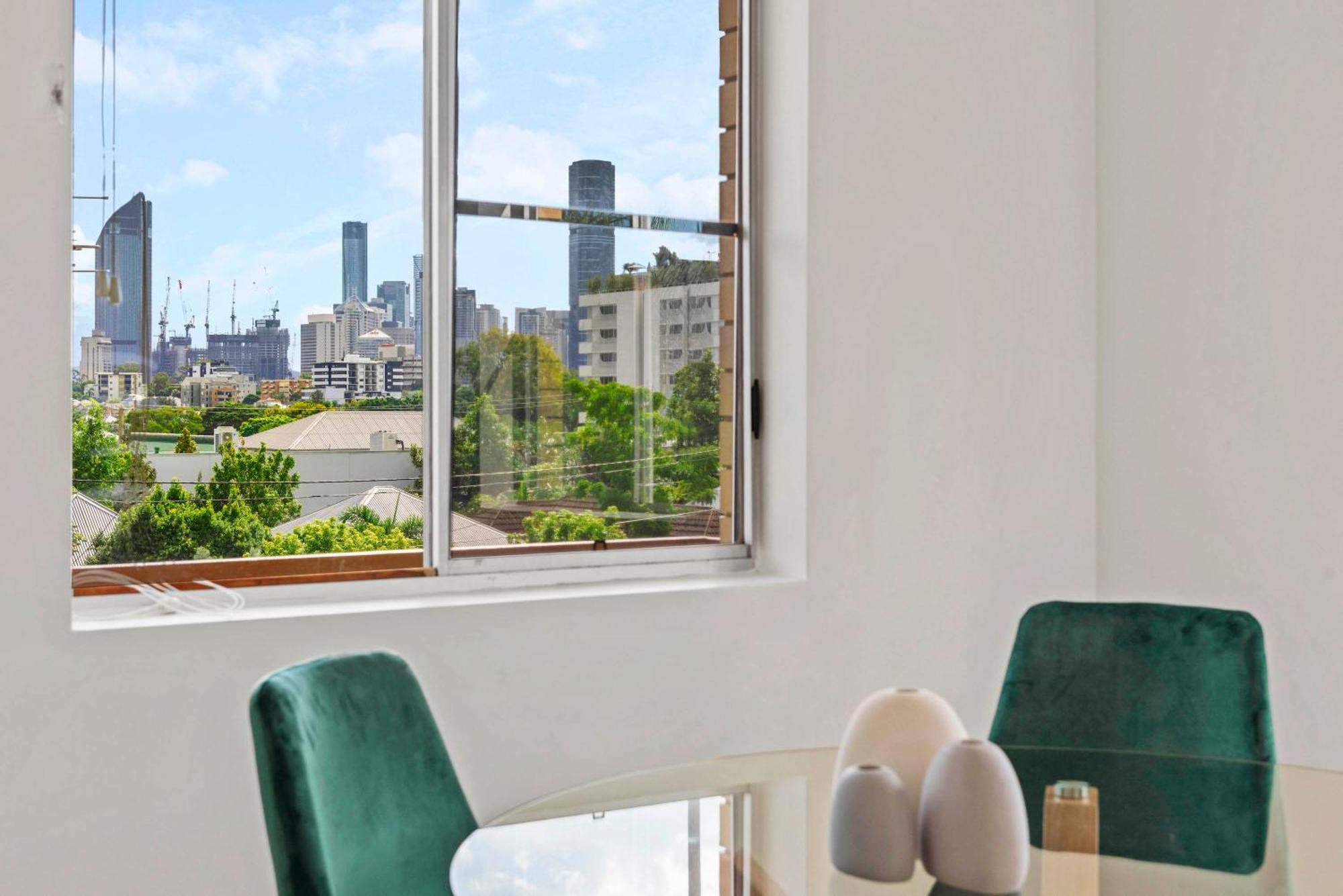 Quiet 3brm Near Gabba With Free Parking & Wifi Brisbane
