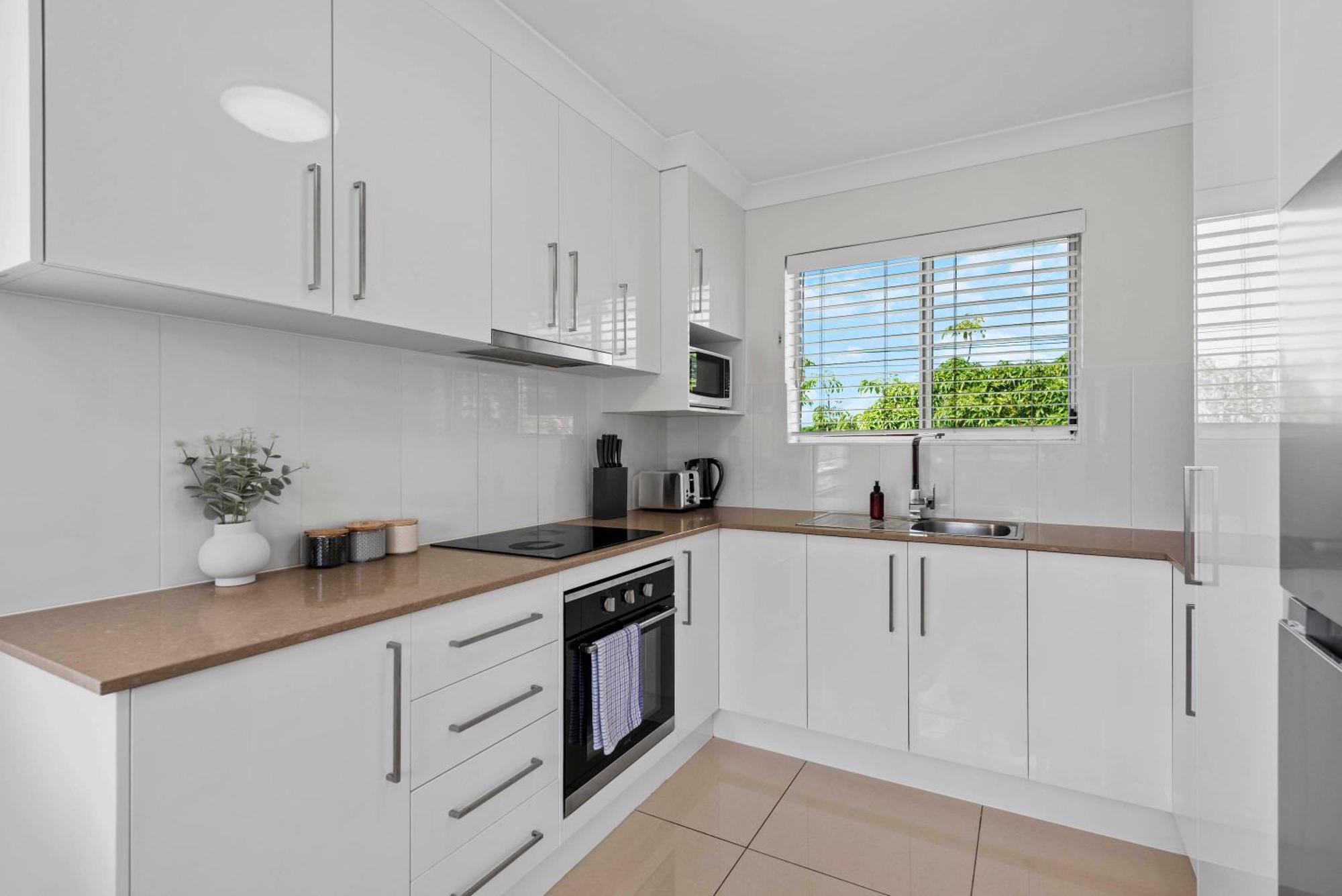 Quiet 3brm Near Gabba With Free Parking & Wifi * Brisbane