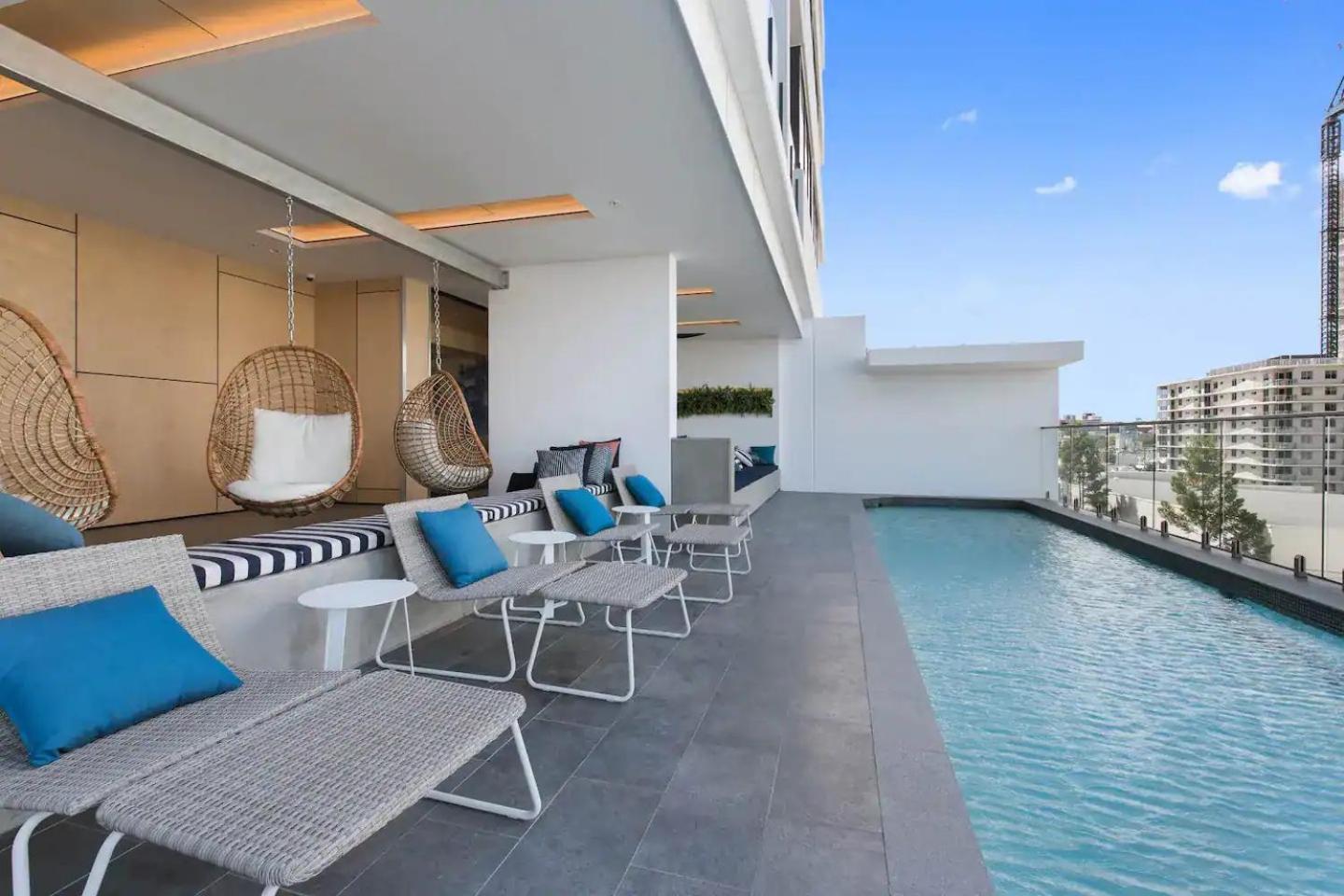 Stunning Mountain Views & Brisbane's Location Apartment Brisbane