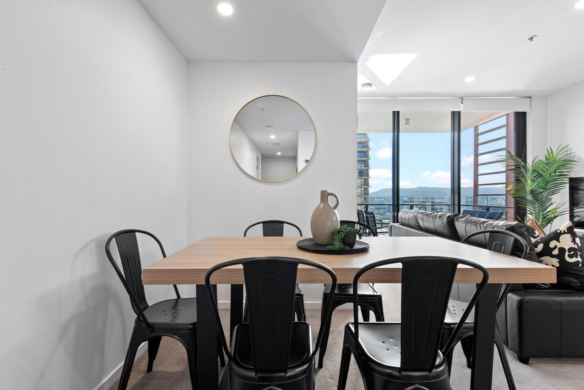 Stunning Mountain Views & Brisbane's Location Brisbane