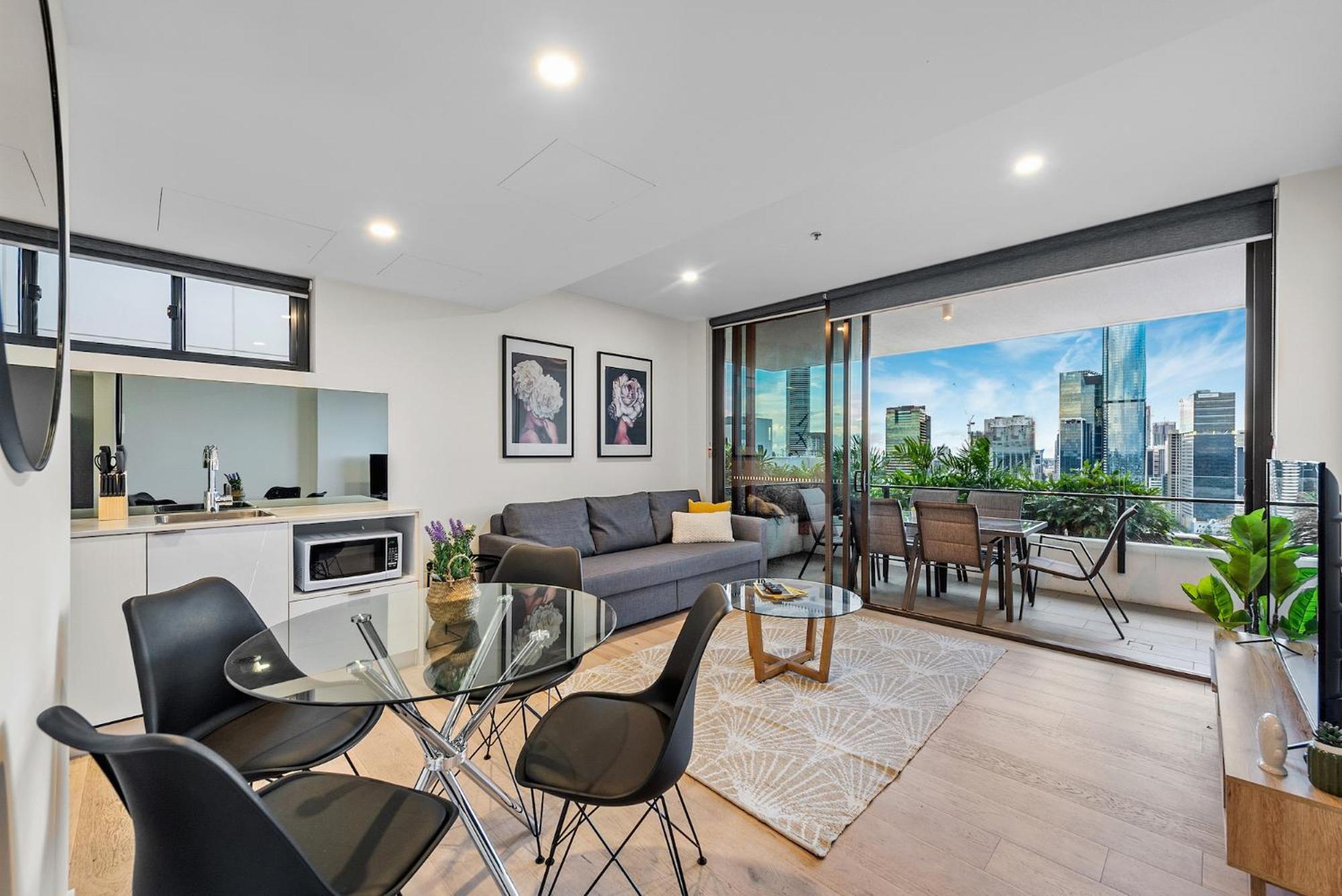 Apartment Million Dollar Views With King Bed, Pool, Gym, Wifi *