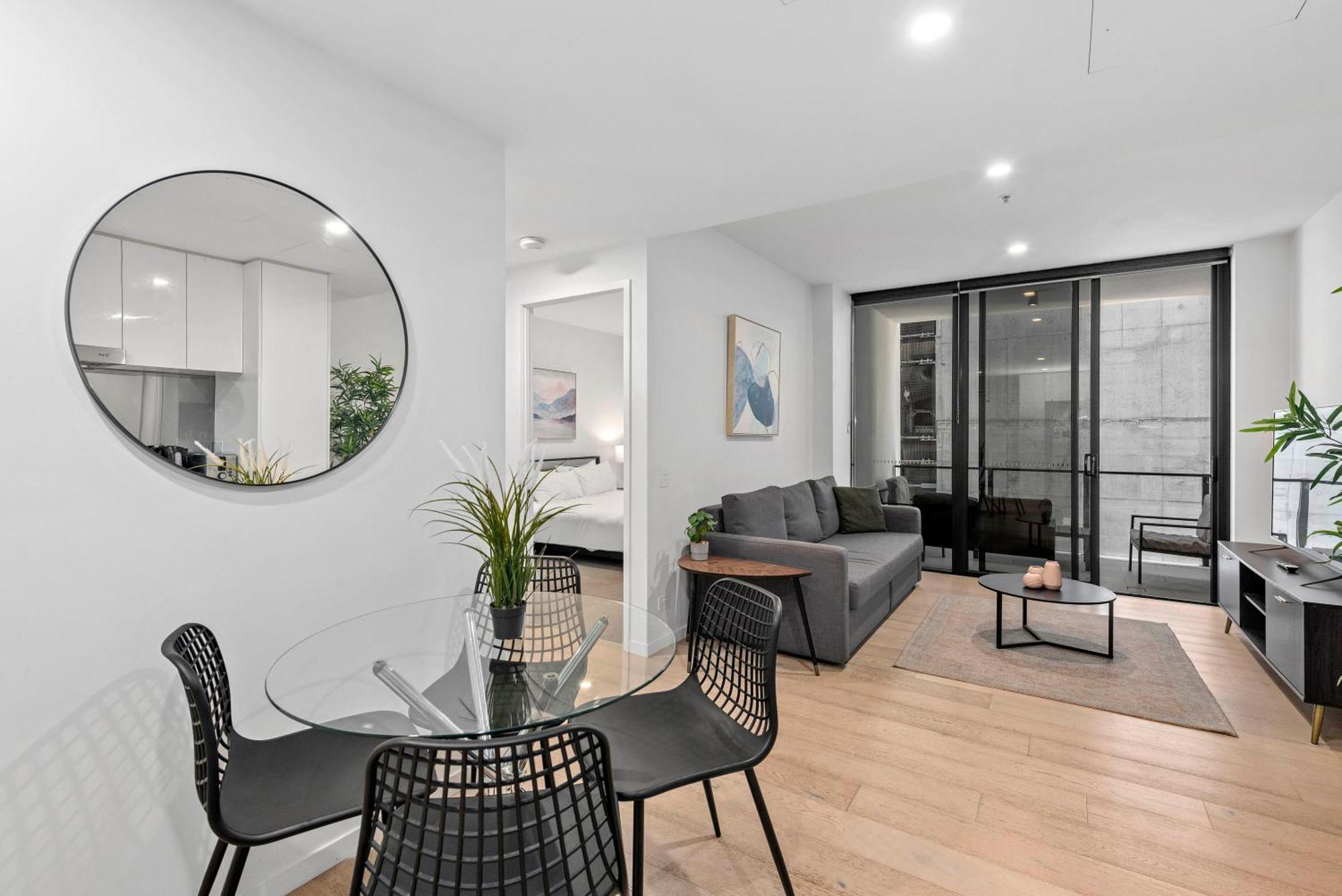 Stylish With King Bed, Gym, Pool Apartment Brisbane