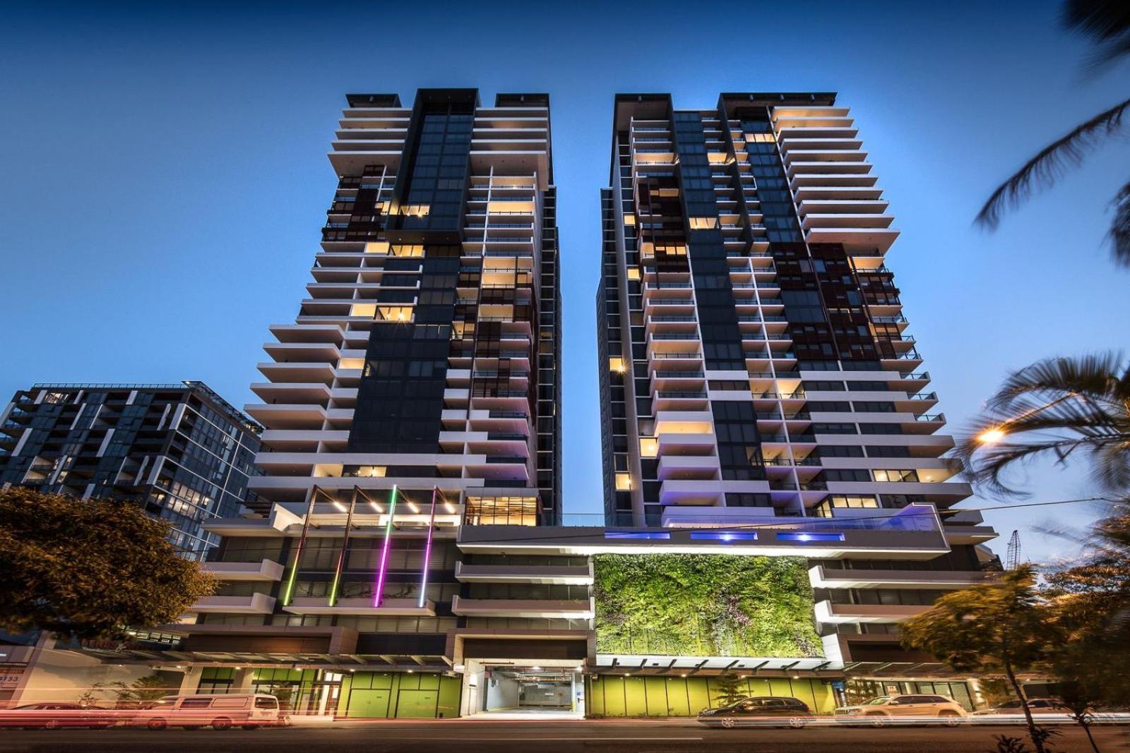 Stylish With King Bed, Gym, Pool * Brisbane