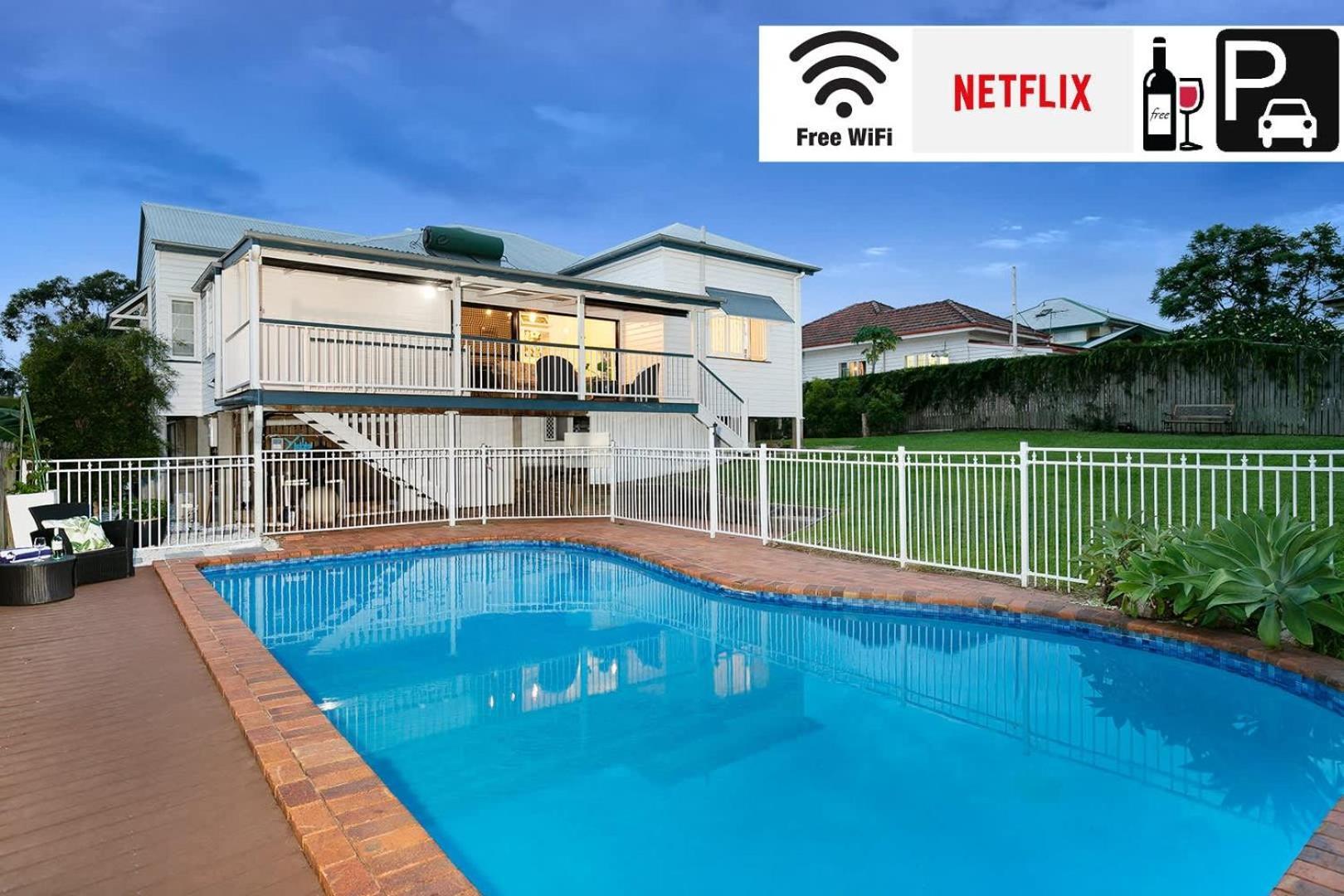 The Indooroopilly Queenslander - 4 Bedroom Family - Private Pool - Wifi - Netflix Holiday home Brisbane