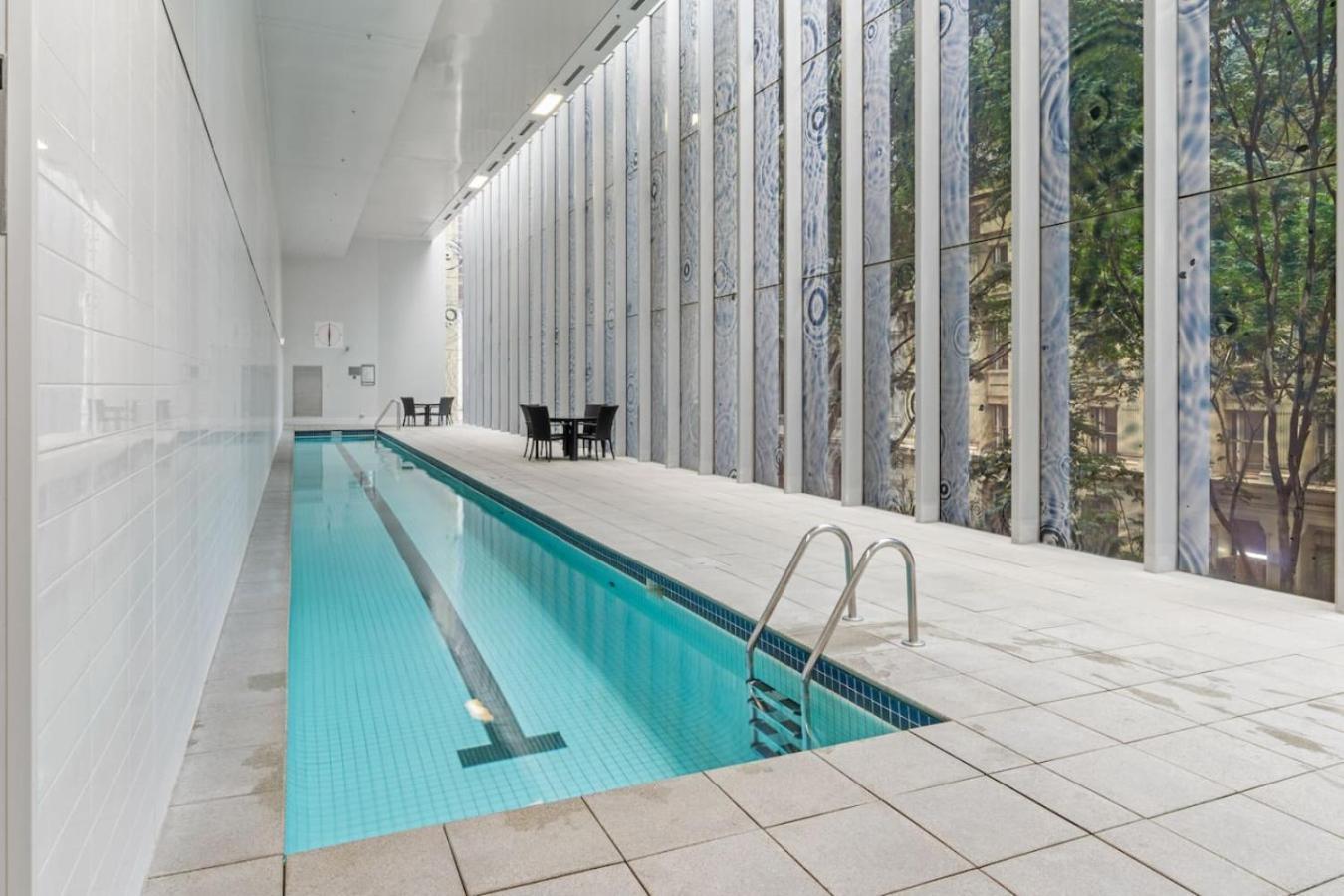 Heart Of Cbd 2br Parking Close To Everything *