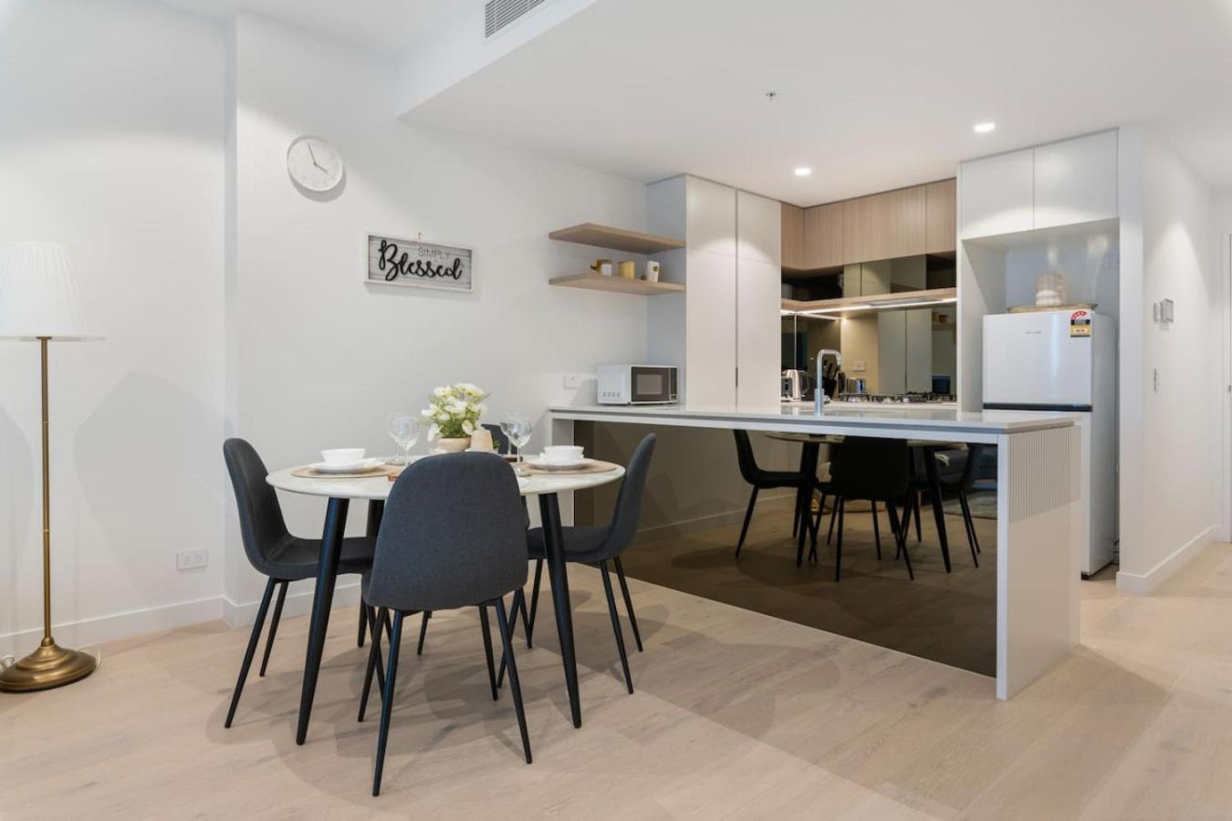 Apartment New 2br At Queens Wharf Bne