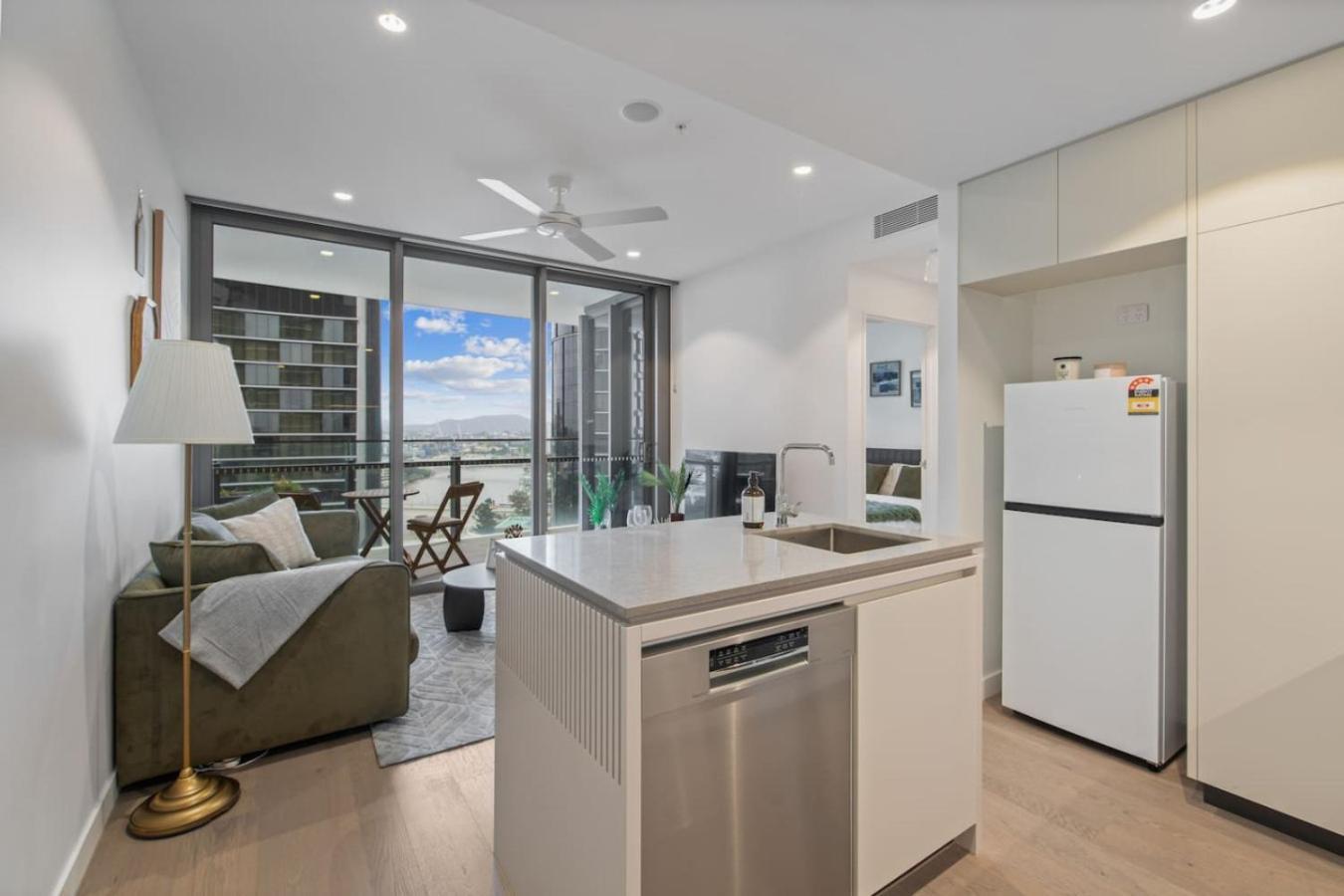 1b Queens Wharf Luxury Apartment