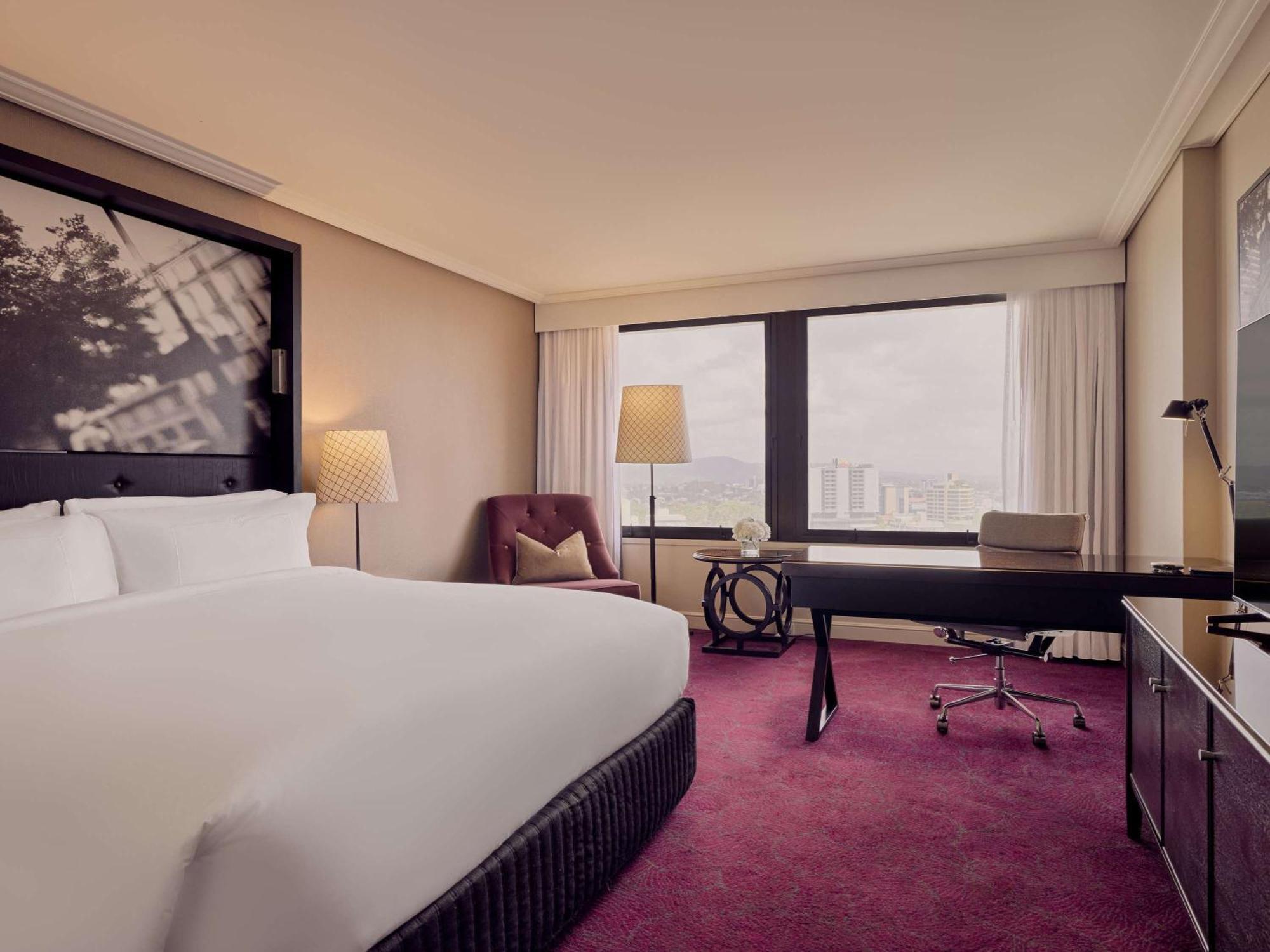 Sofitel Central Hotel