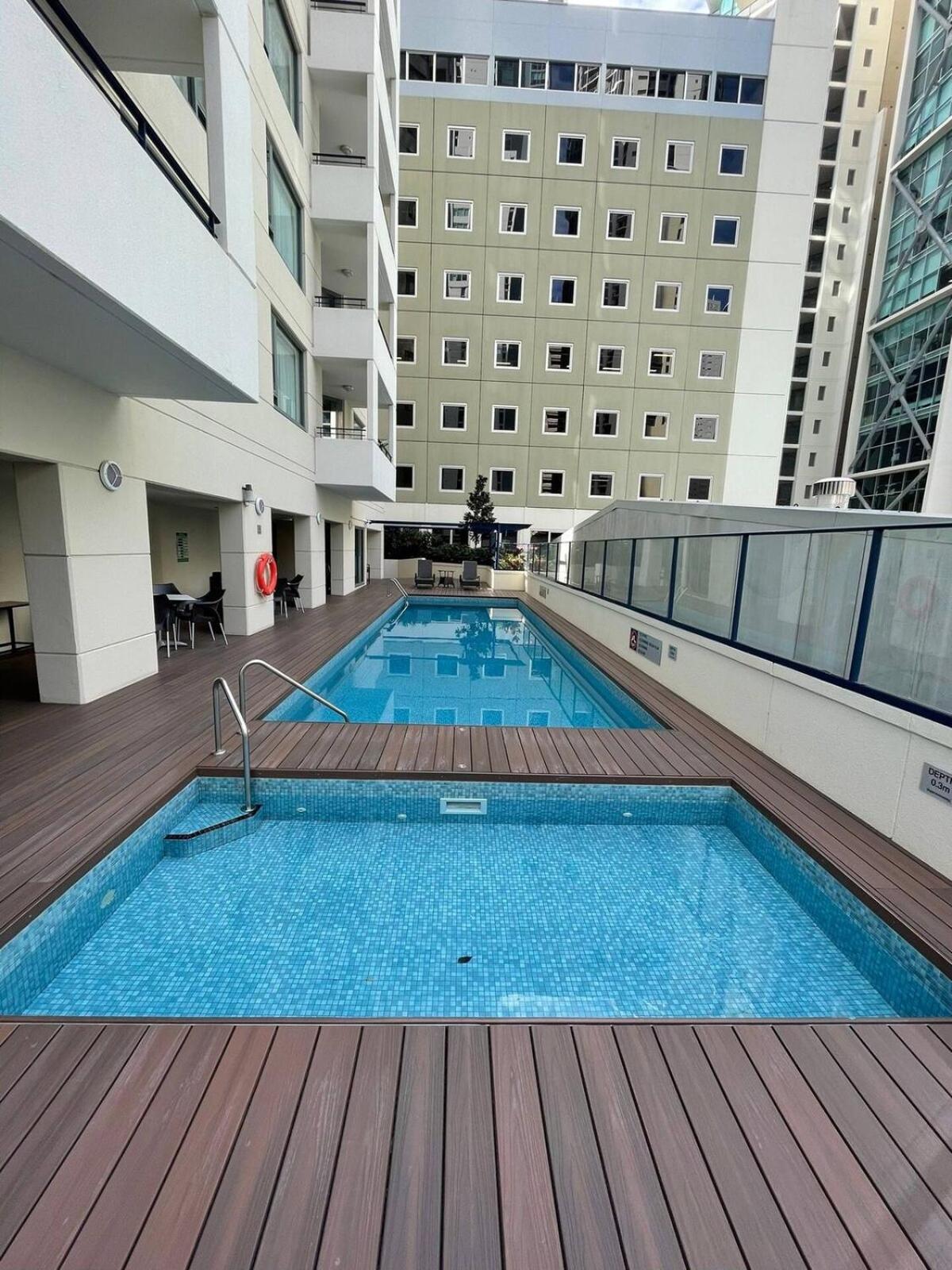 Centre Comfort, Style And Convenience * Brisbane