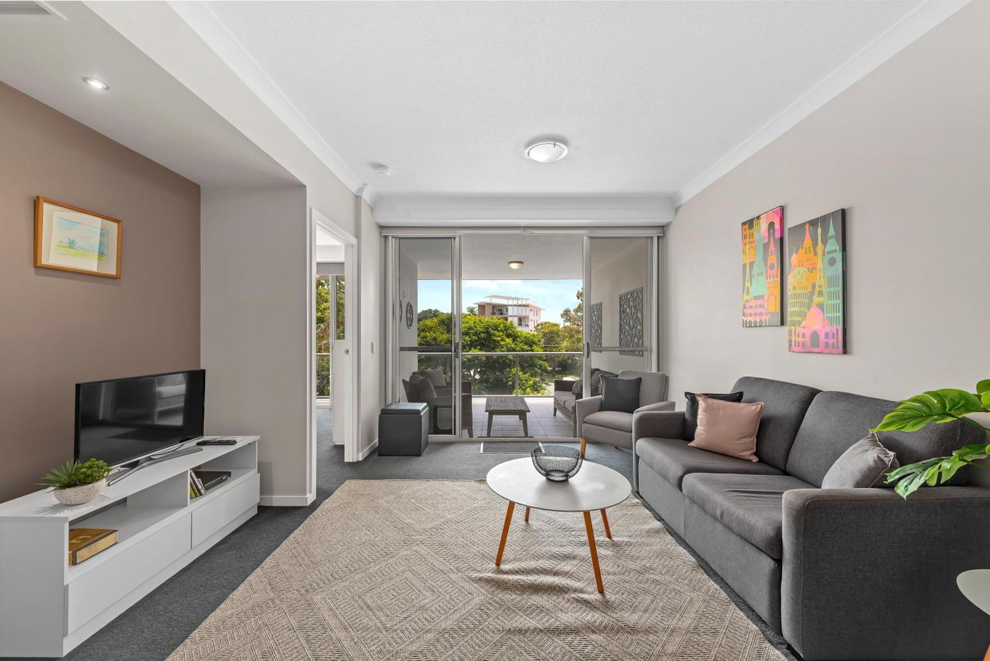 Spacious 2br Close To Uq, Shops With 2parking & Pool Apartamento