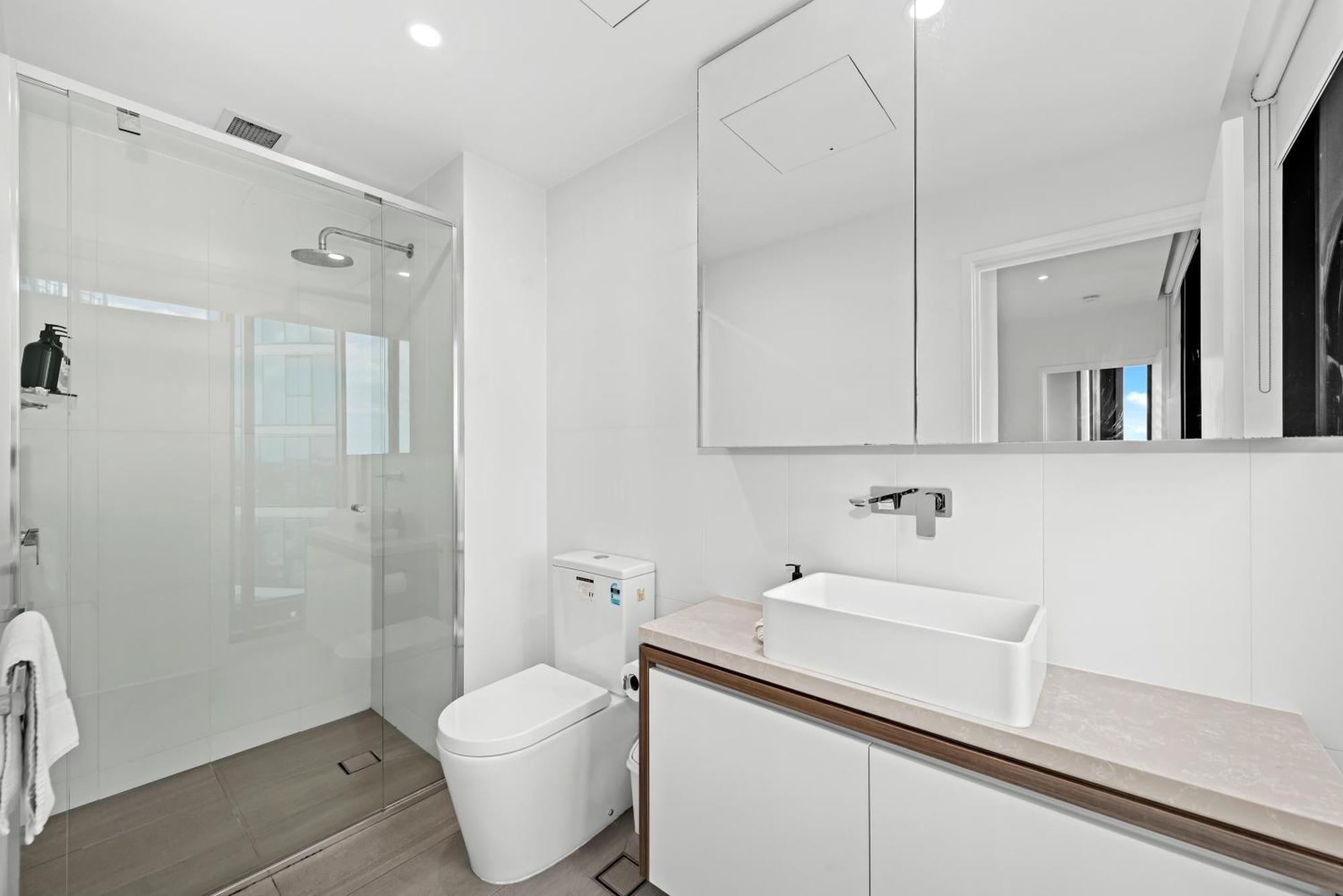 Views 2br With Infinity Pool & Huge Gym! * Brisbane
