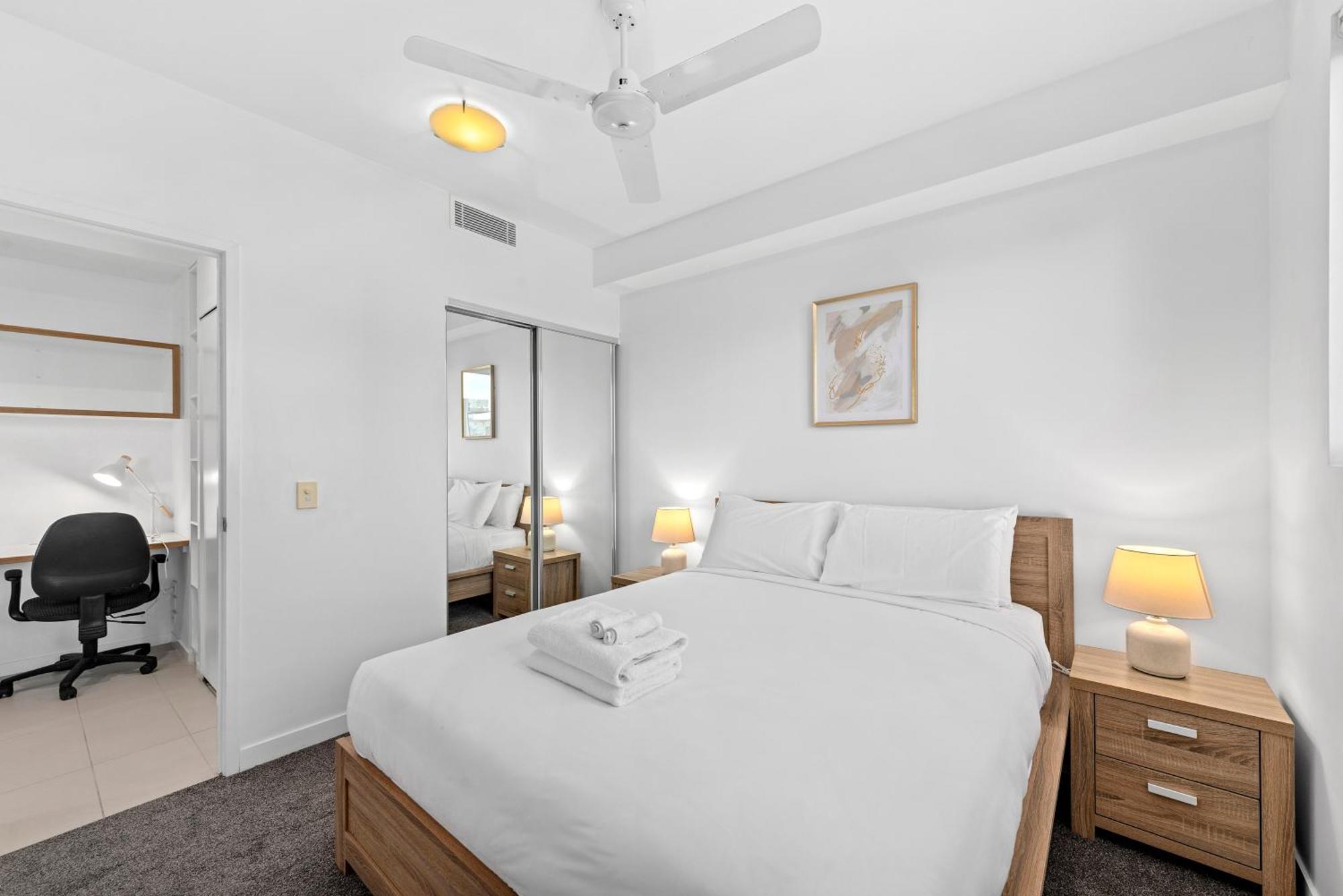 Apartment Bright & Spacious With Pool, Parking & Wi-fi Brisbane