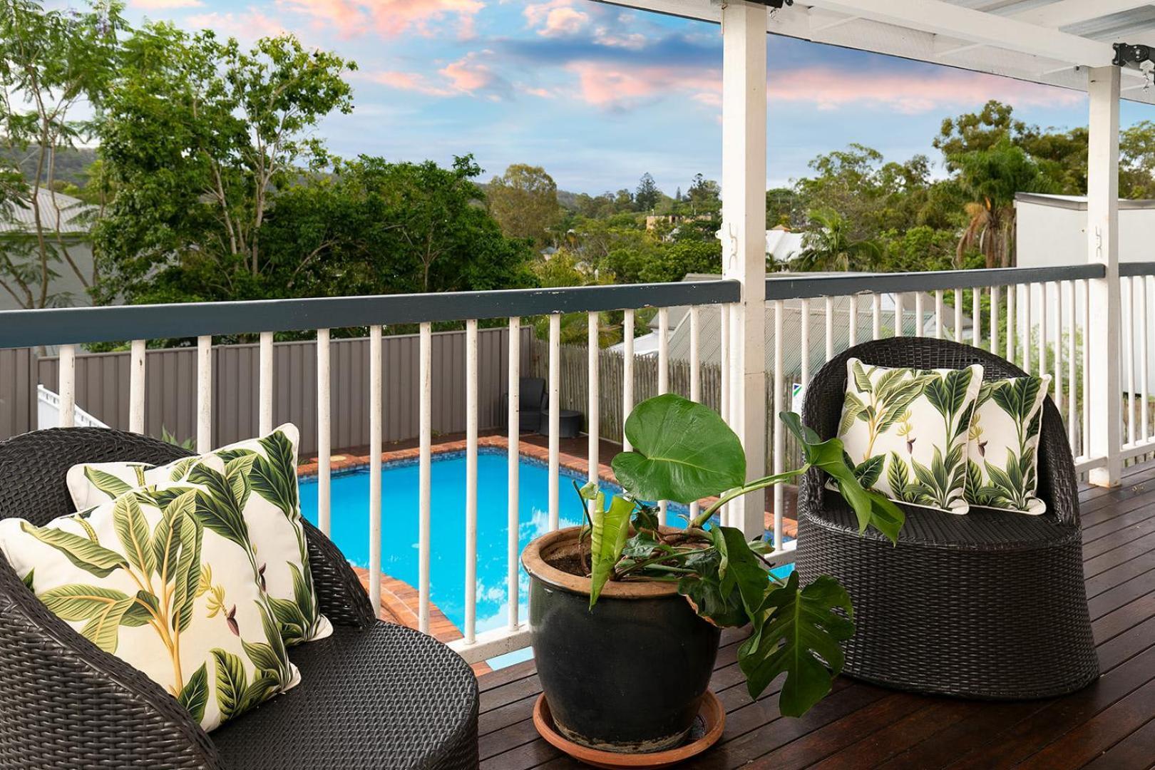 The Indooroopilly Queenslander - 4 Bedroom Family - Private Pool - Wifi - Netflix Holiday home