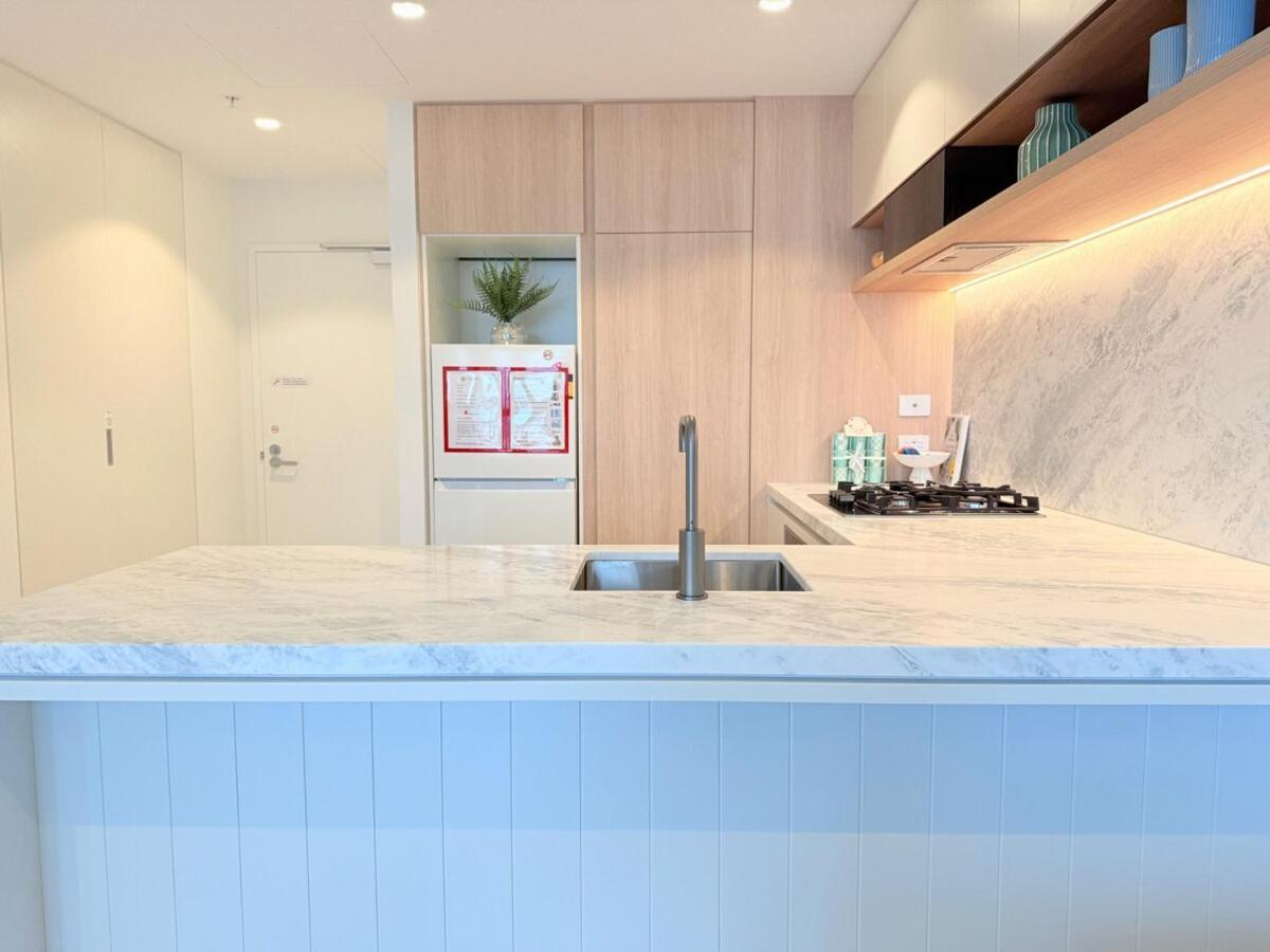 Chic 2-bed With Views & Pool At Qwr * Brisbane
