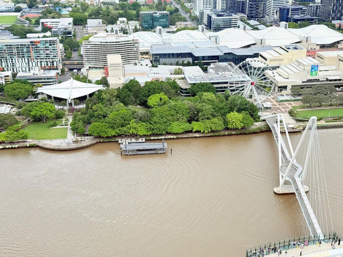 Chic 2-bed With Views & Pool At Qwr Apartment Brisbane