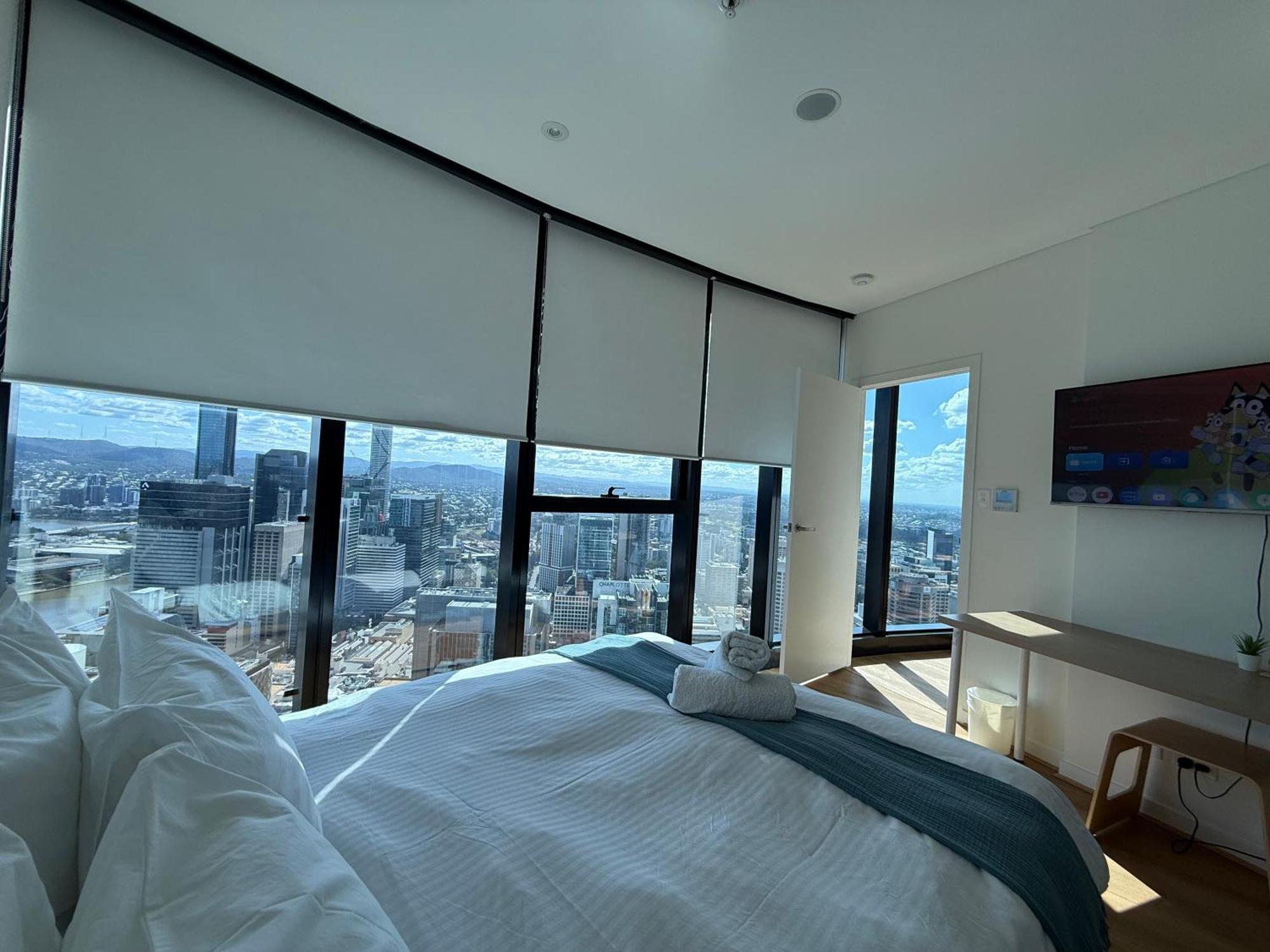 Amazing Views 60th Level Skytower 3 Bedrooms Apartment Brisbane