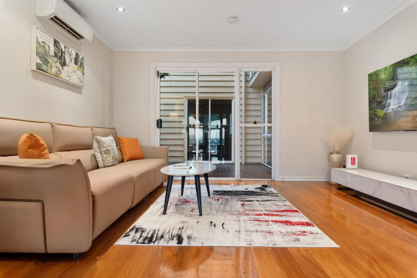 Modern Family In Brisbanes Trendiest Suburb * Brisbane