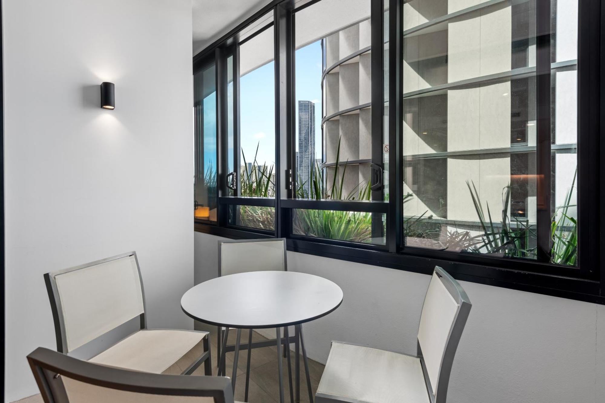 Apartamento Valley Pad With Infinity Pool, Gym And Office! Brisbane