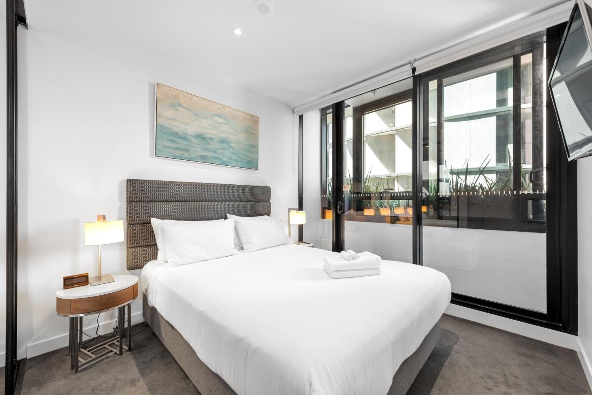 Valley Pad With Infinity Pool, Gym And Office! Brisbane