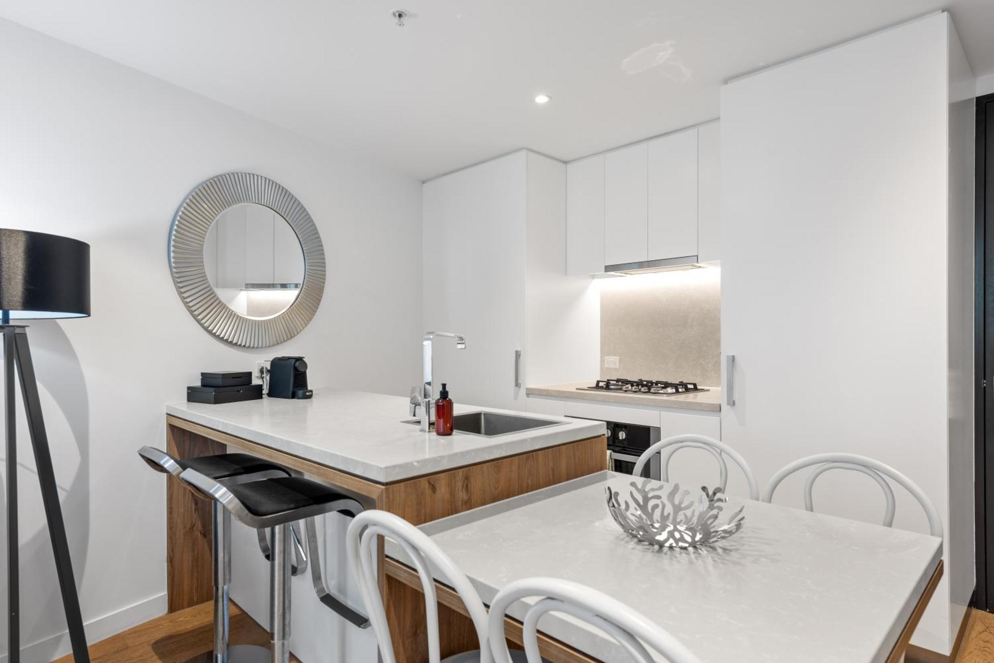 Apartamento Valley Pad With Infinity Pool, Gym And Office! Brisbane
