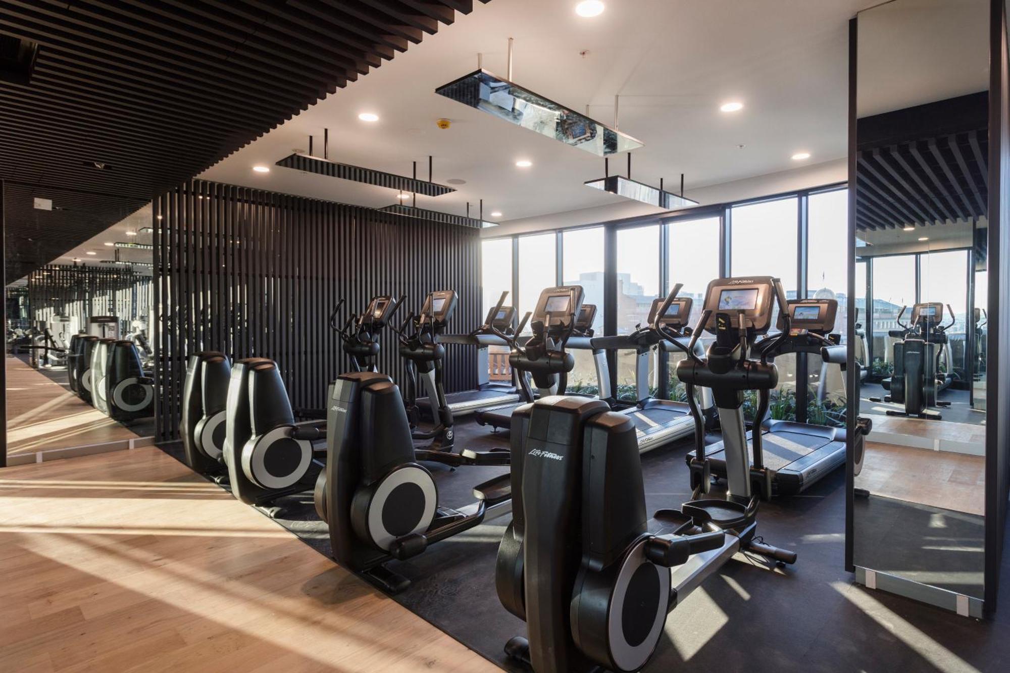 Valley Pad With Infinity Pool, Gym And Office! Apartamento