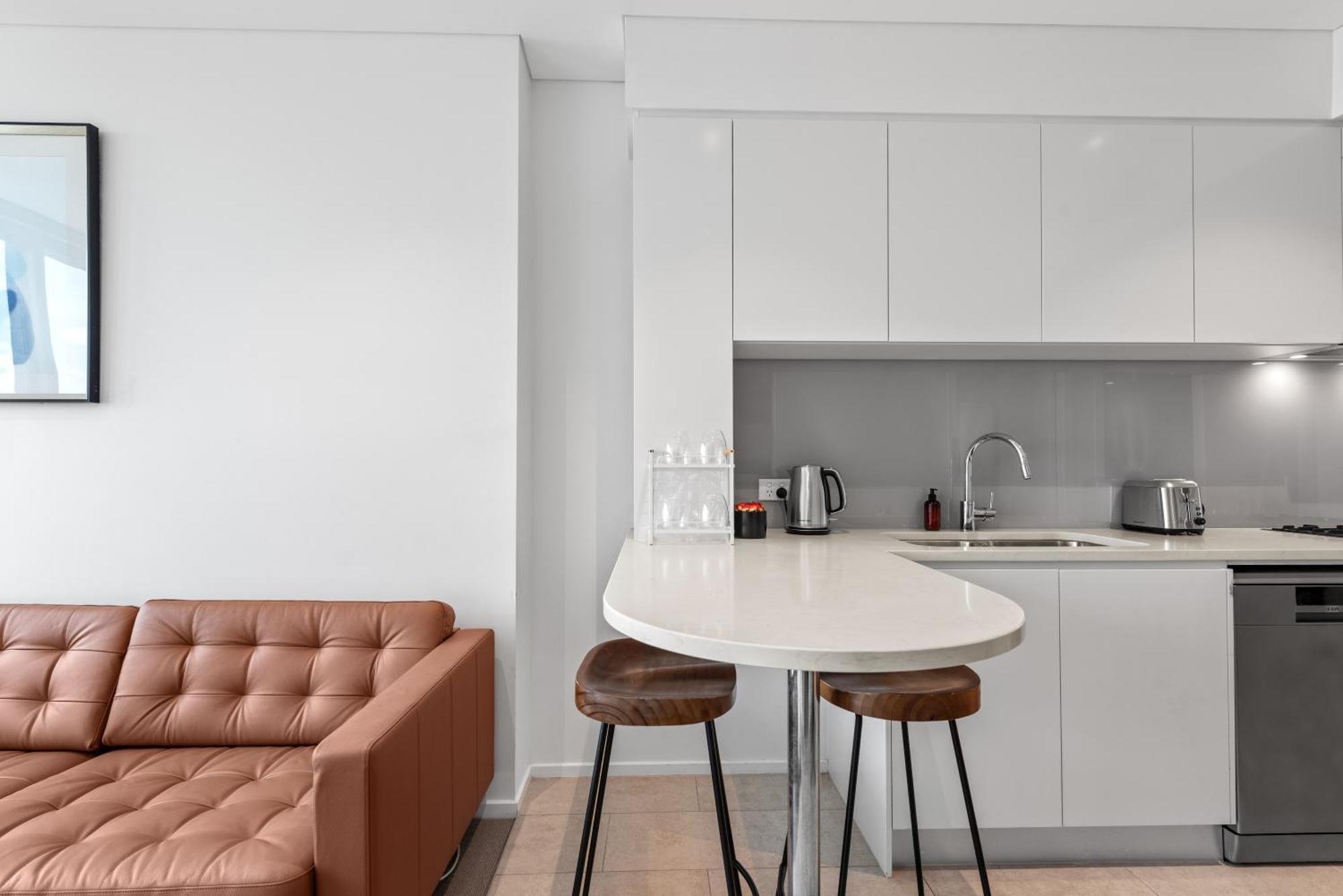 Cbd 2br With Breathtaking Views, Pool & Gym