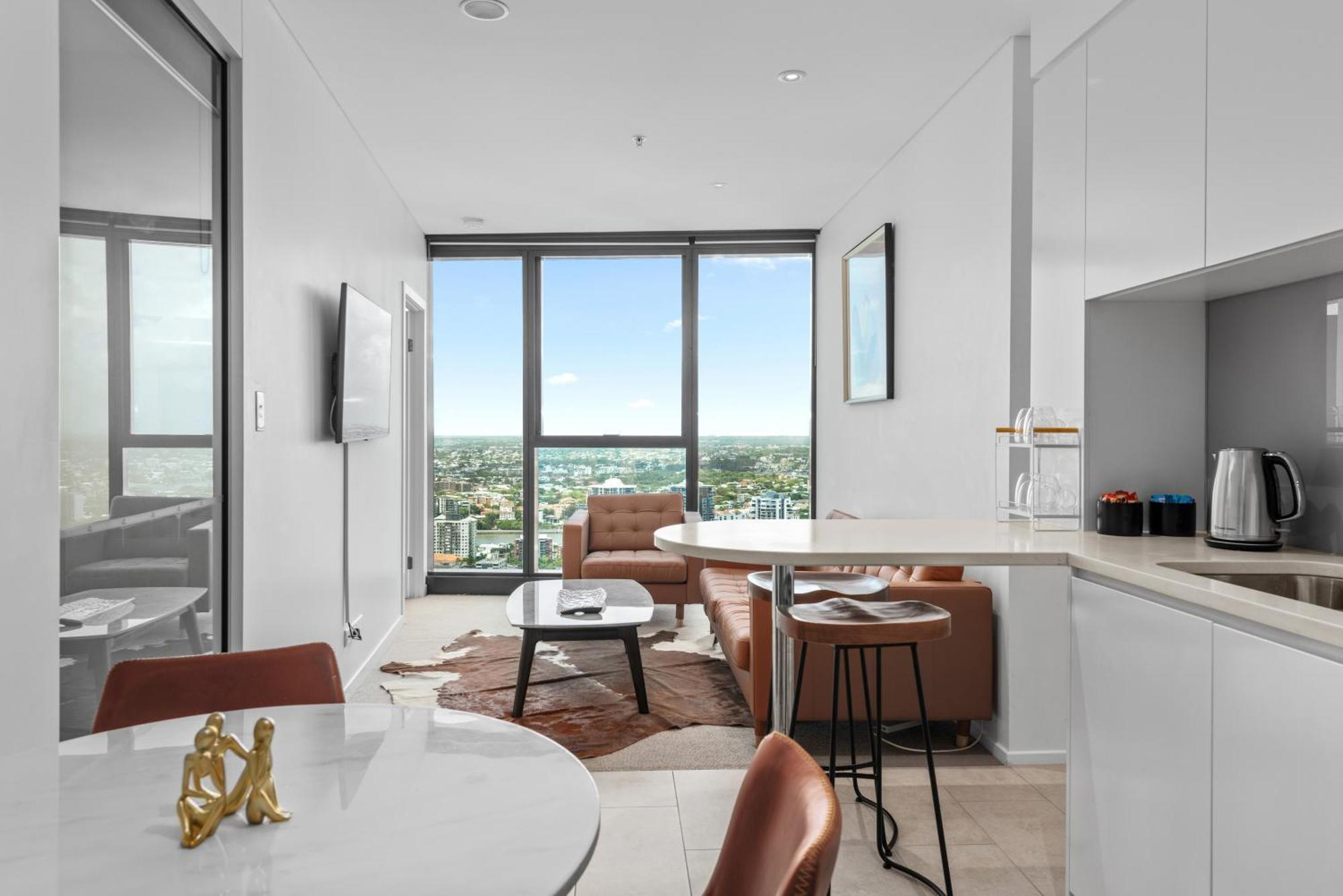 Apartment Cbd 2br With Breathtaking Views, Pool & Gym