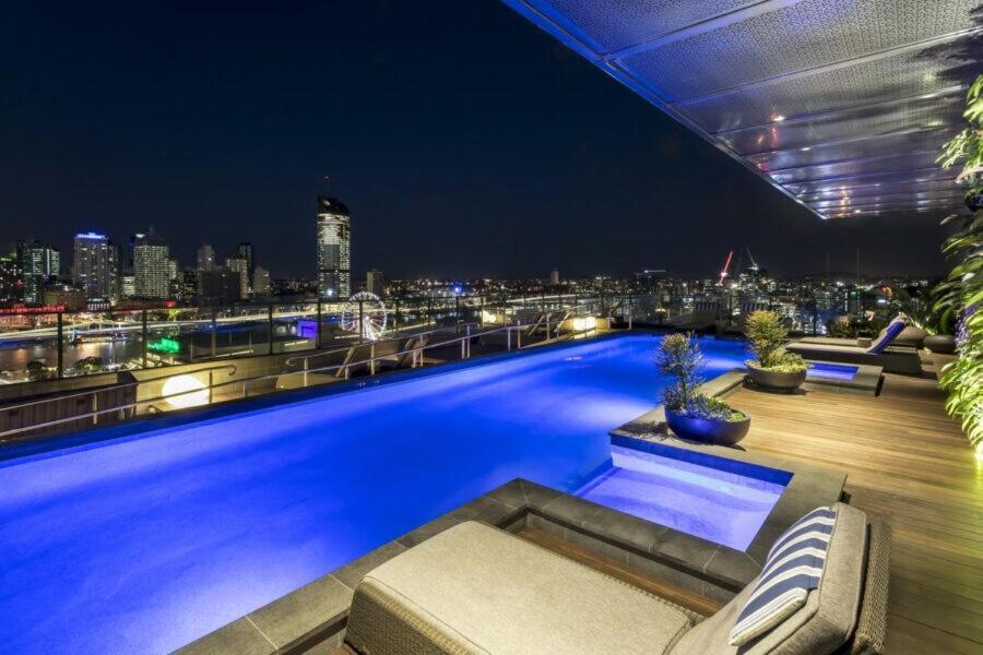 1001 Stunning View 2br Apt, Free Parking Apartment