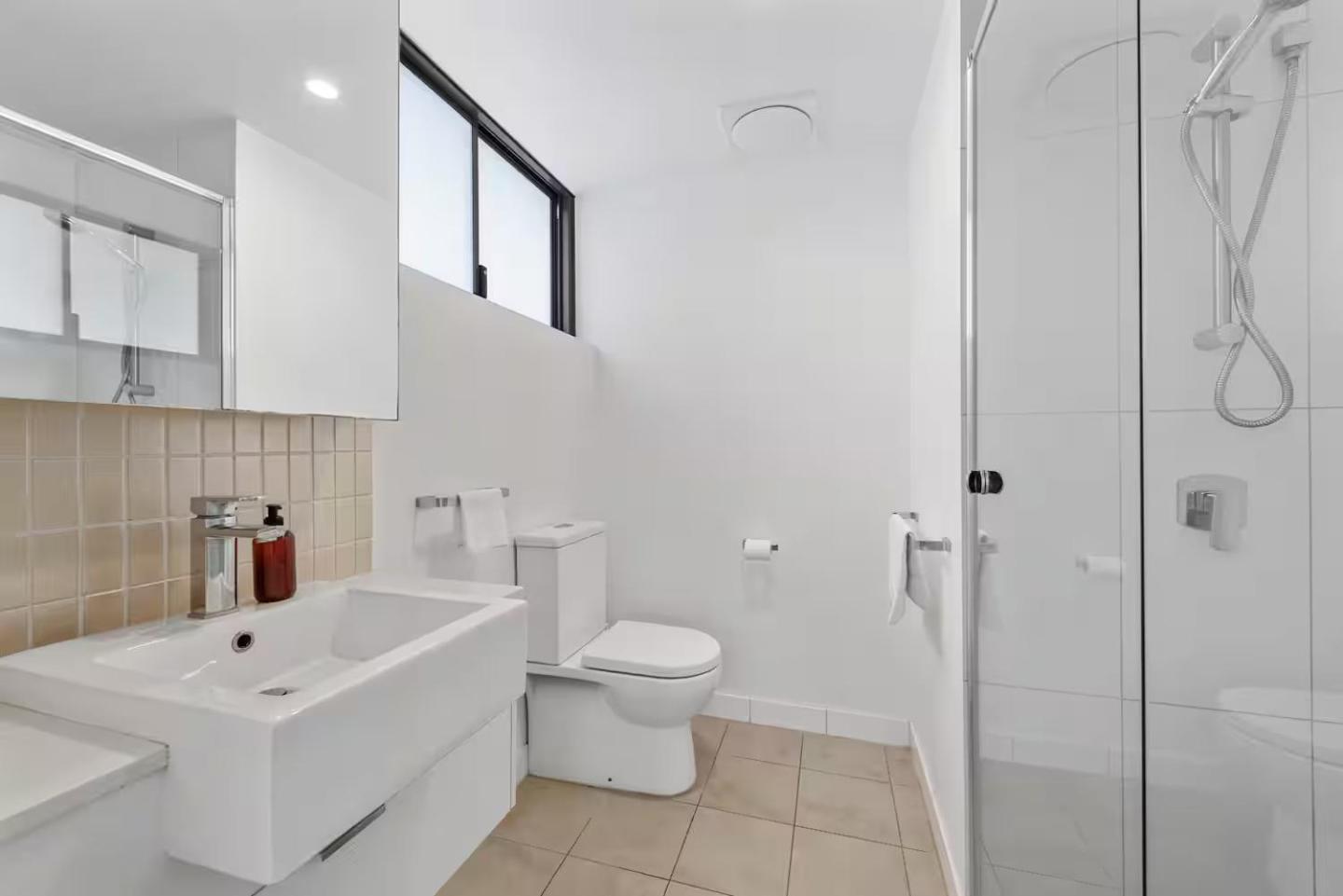 Million Dollar Views And Location! Walk To Cbd! Brisbane