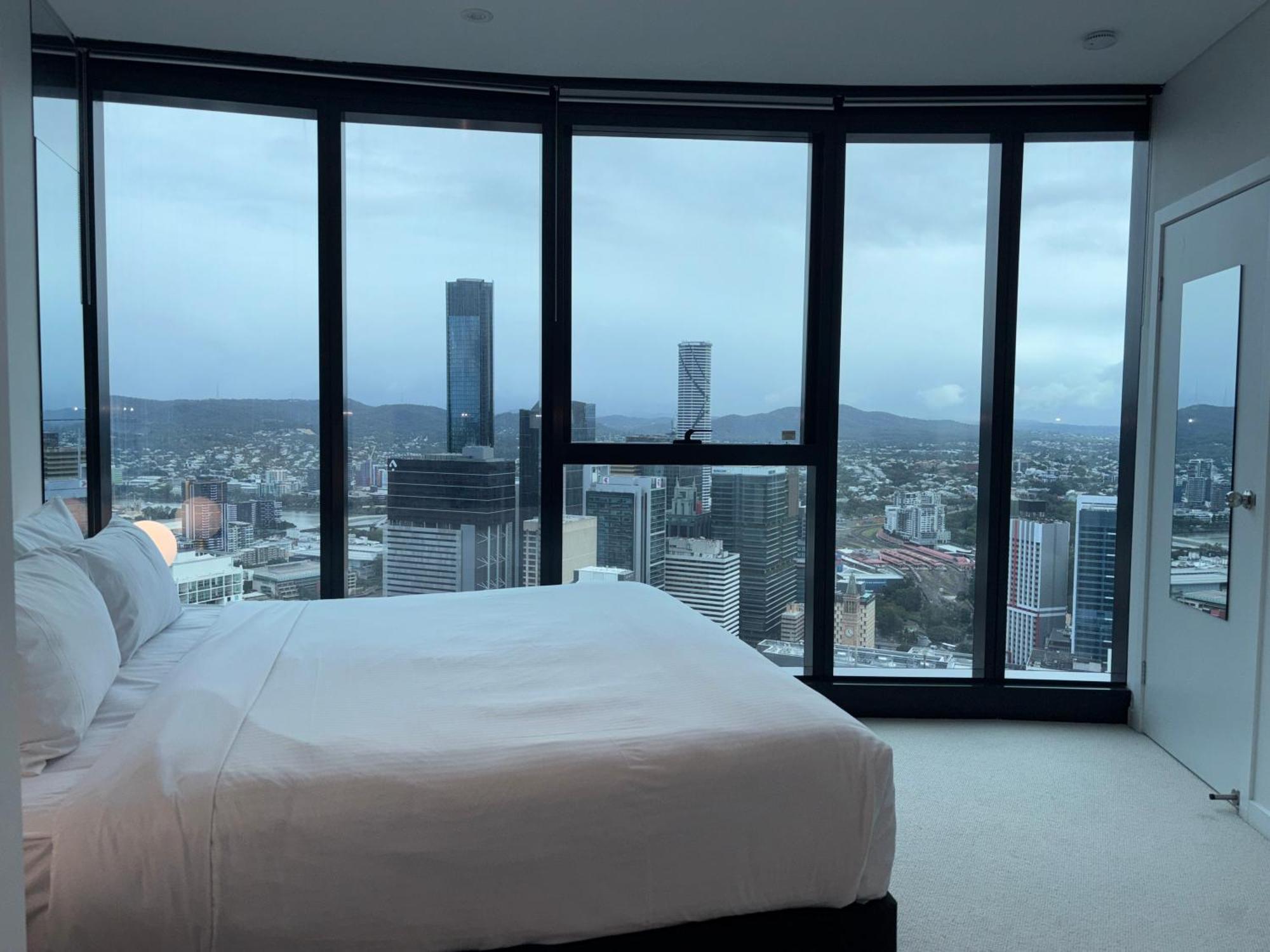 Sky High In Skytower By Cllix Apartment