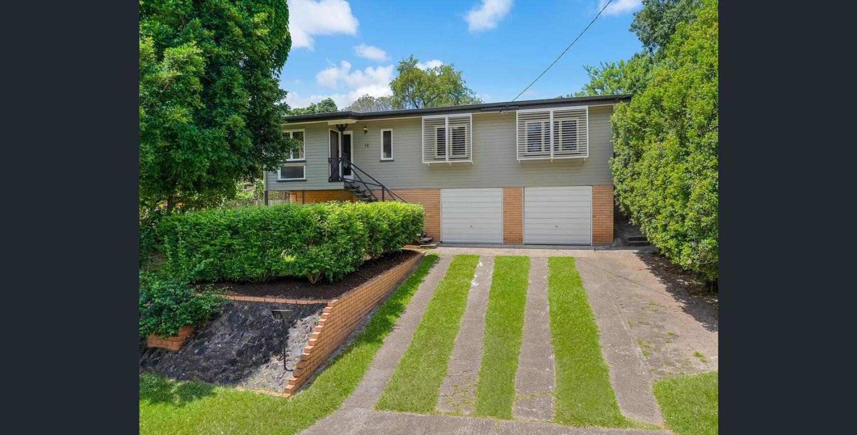 Family In Leafy Indooroopilly *