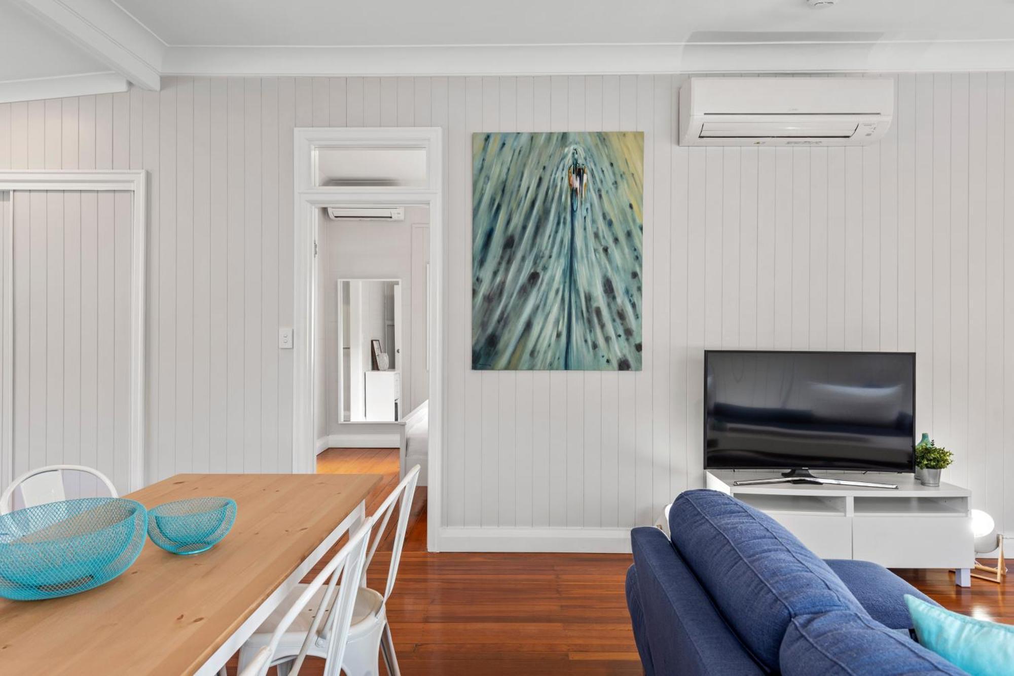 Charming Short Distance To Cbd With Parking Apartment *