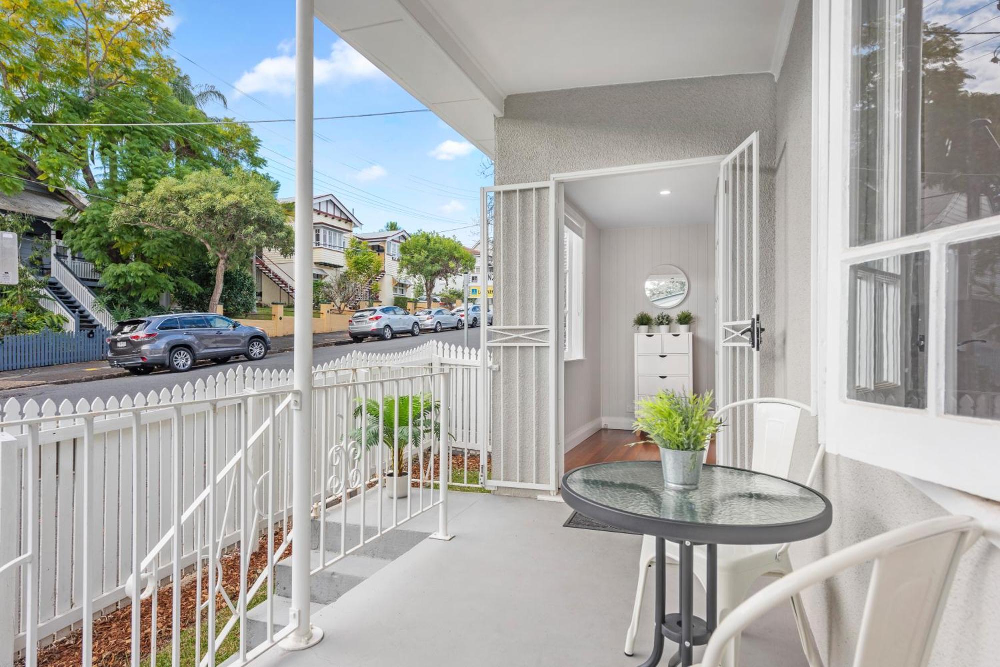 Apartment Charming Short Distance To Cbd With Parking Brisbane