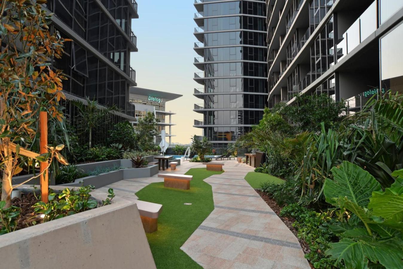 Stunning Getaway One King Bed With Unlimited Wi-fi Brisbane