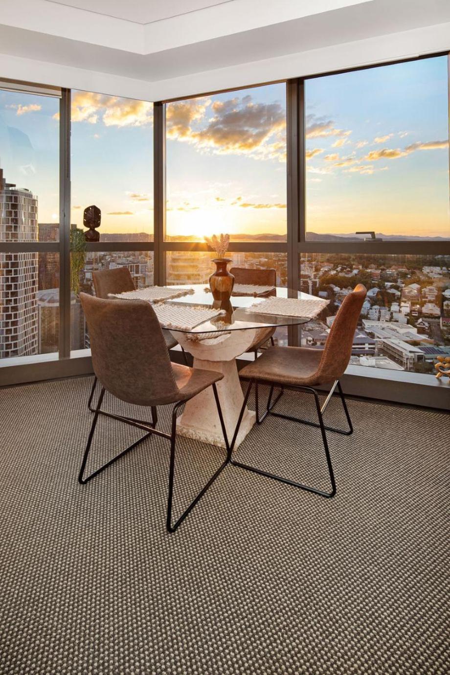 Plush Indulgence At Meriton Adelaide St Brisbane