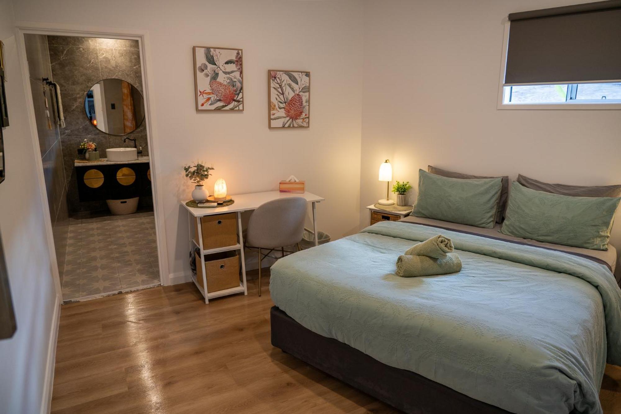 Hot Tub, Ice Bath, Gym, Sauna, Pool Table Coorparoo Haven Brisbane