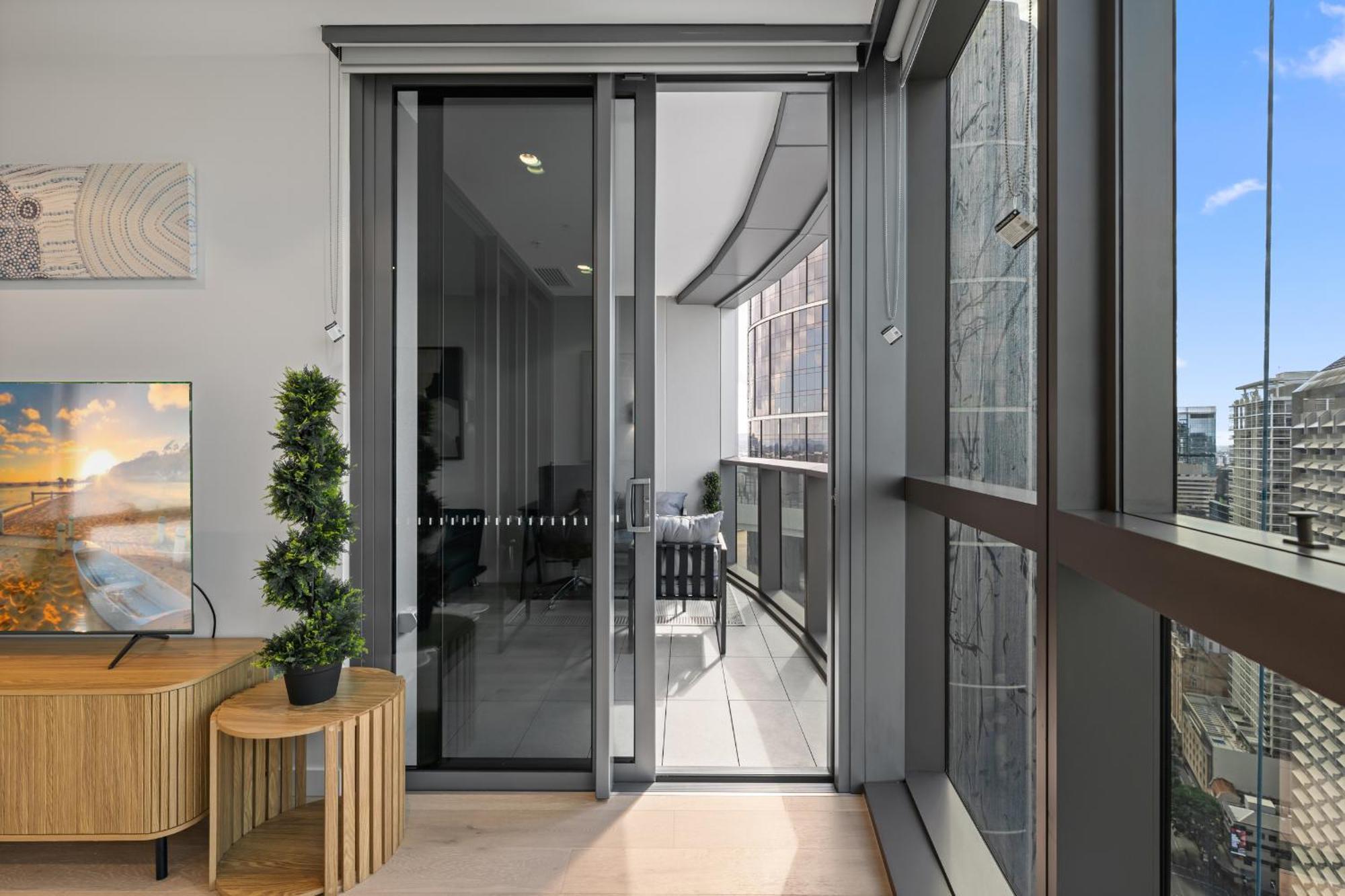 Apartment Sky Living & River Views In Queens Wharf Residences Brisbane