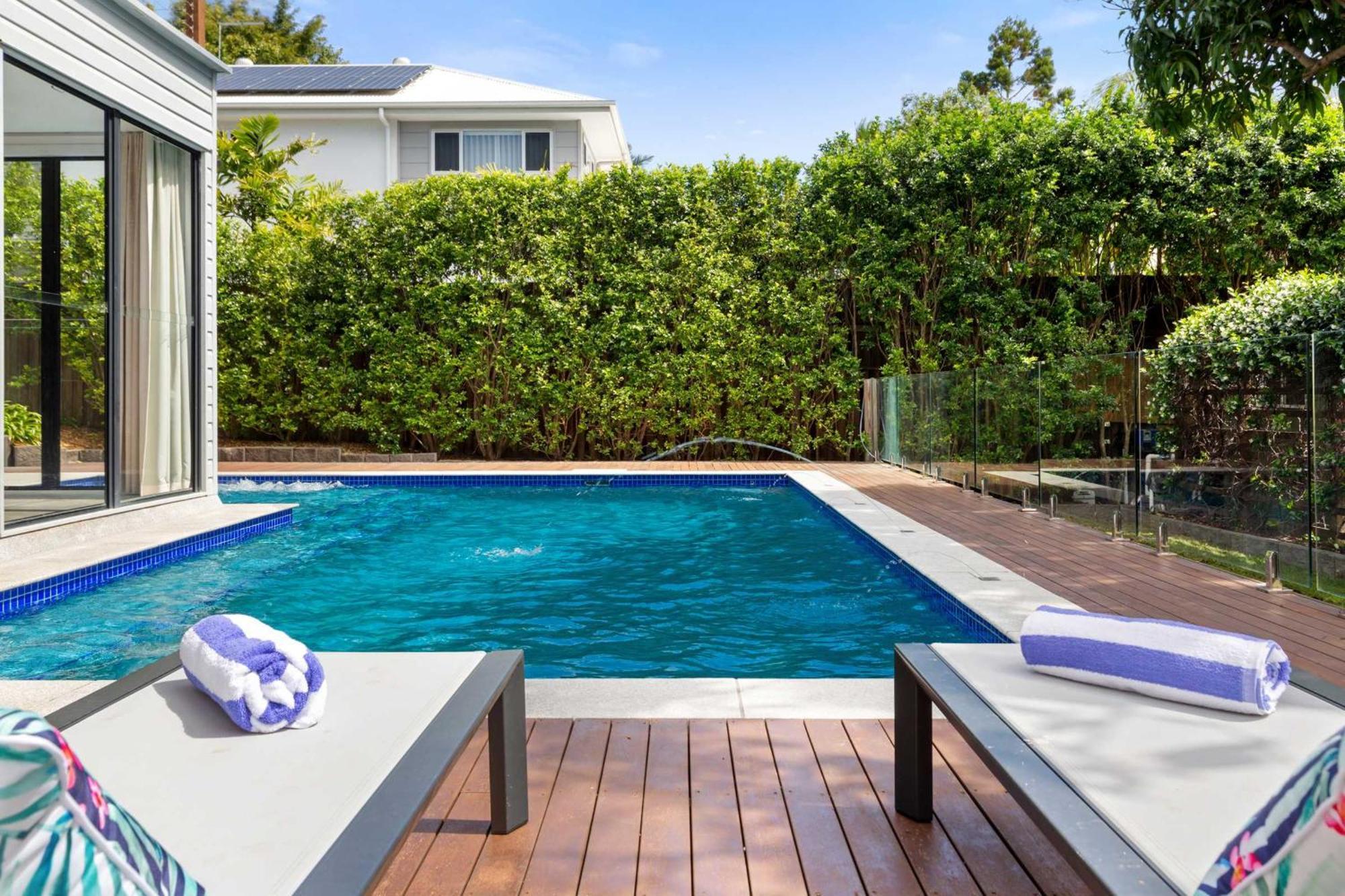 5bdr Ultimate Family Retreat Pool Toys Galore Holiday home Brisbane