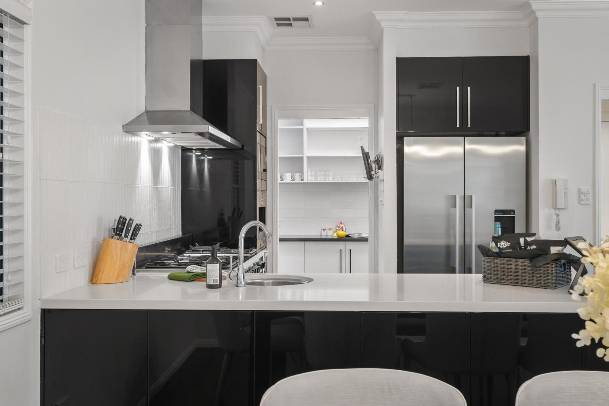 Maison Marie: Cinebar Getaway 4 Bedrooms 2.5 Baths * Brisbane