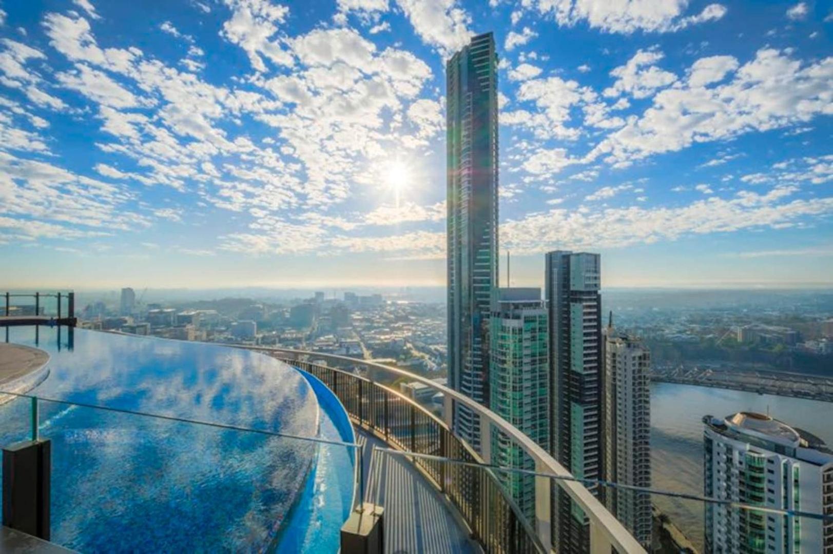 Kozyguru | Cbd | 1 Bed | Spire Apartment Brisbane