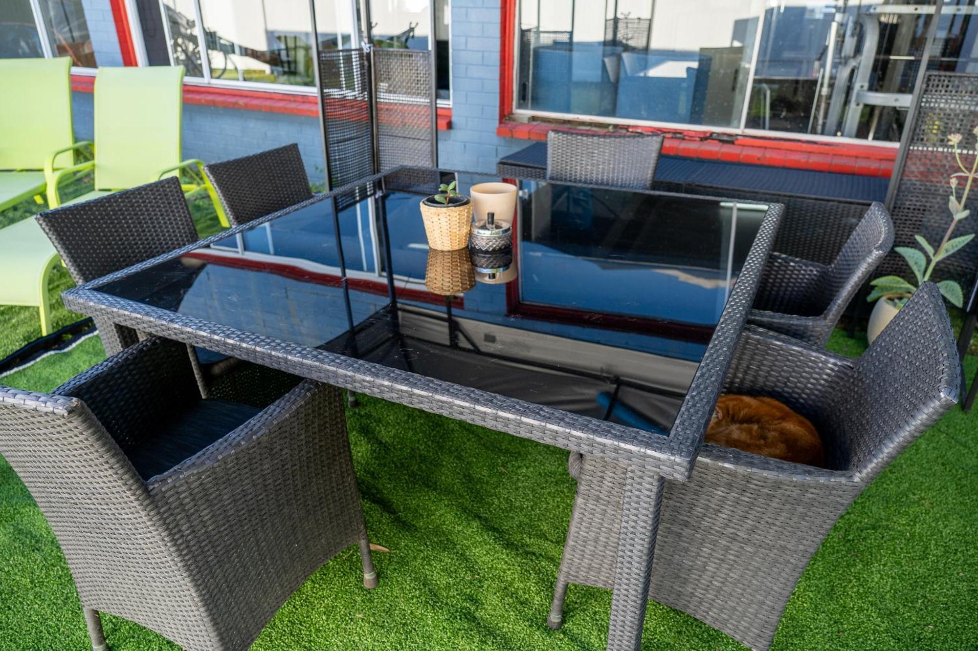 Hot Tub, Ice Bath, Gym, Sauna, Pool Table Coorparoo Haven *